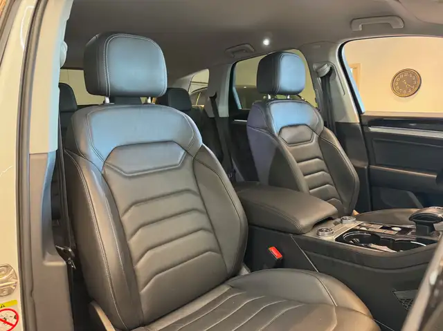 Volkswagen Touareg view 13