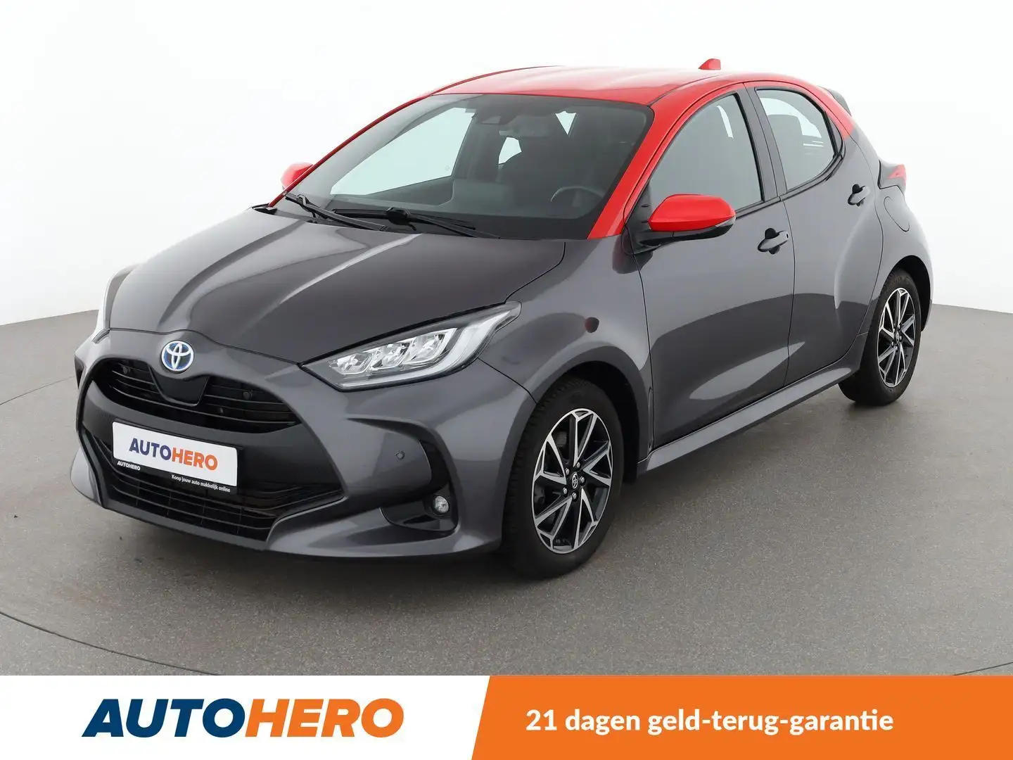 Toyota Yaris 1.5 Hybrid Tokyo Spirit Grijs - 1