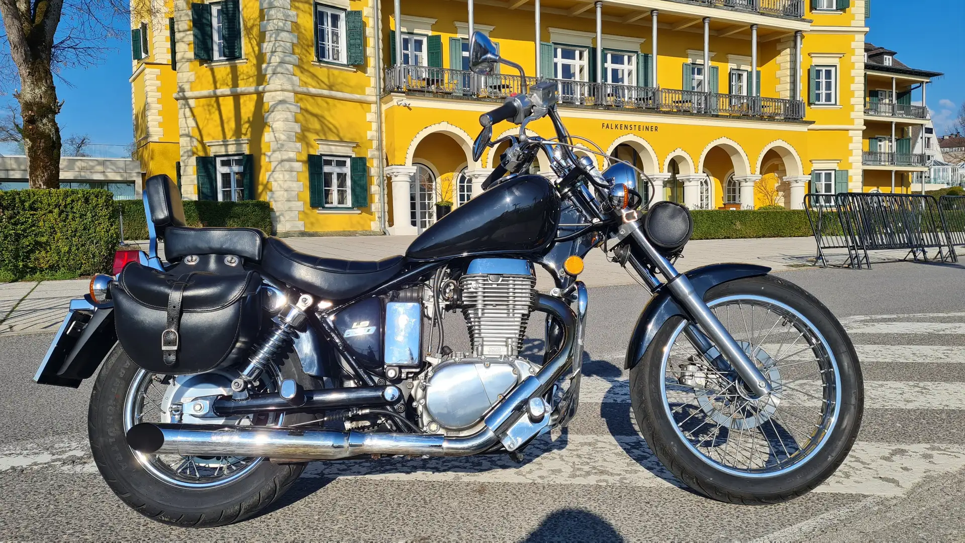 Suzuki LS 650 Savage Zwart - 1