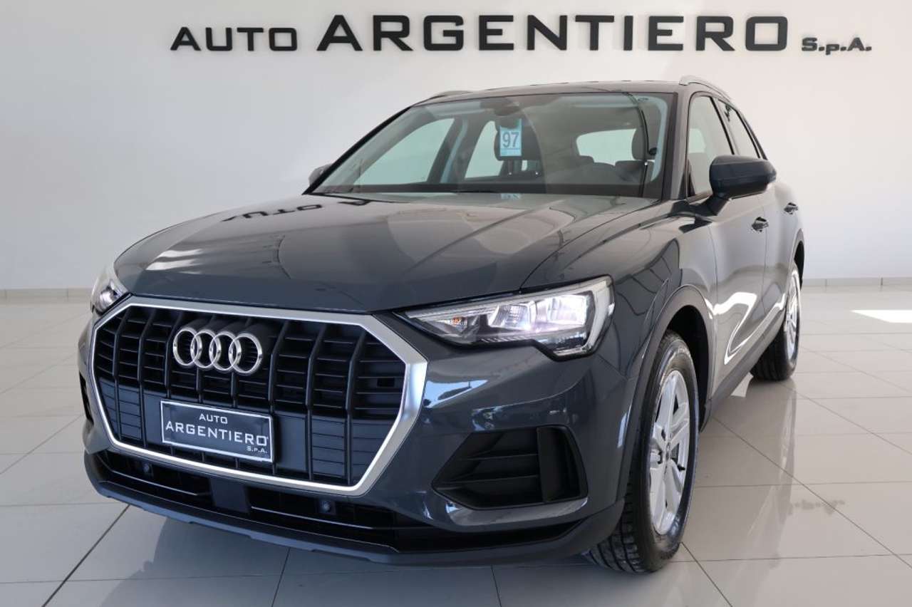 Audi Q3 35 TFSI S tronic Business ibrido soli 34.379 km
