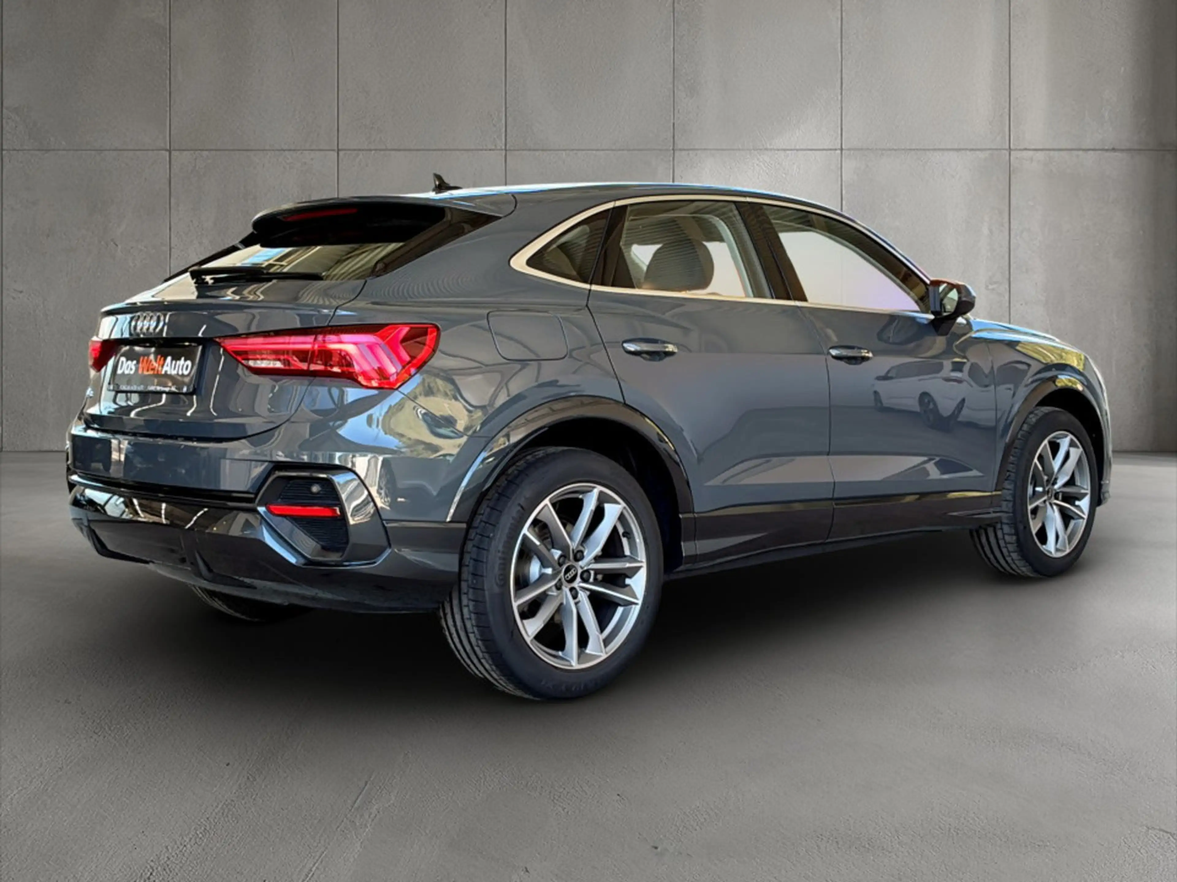 Audi Q3 35 TFSI intense — photo 4