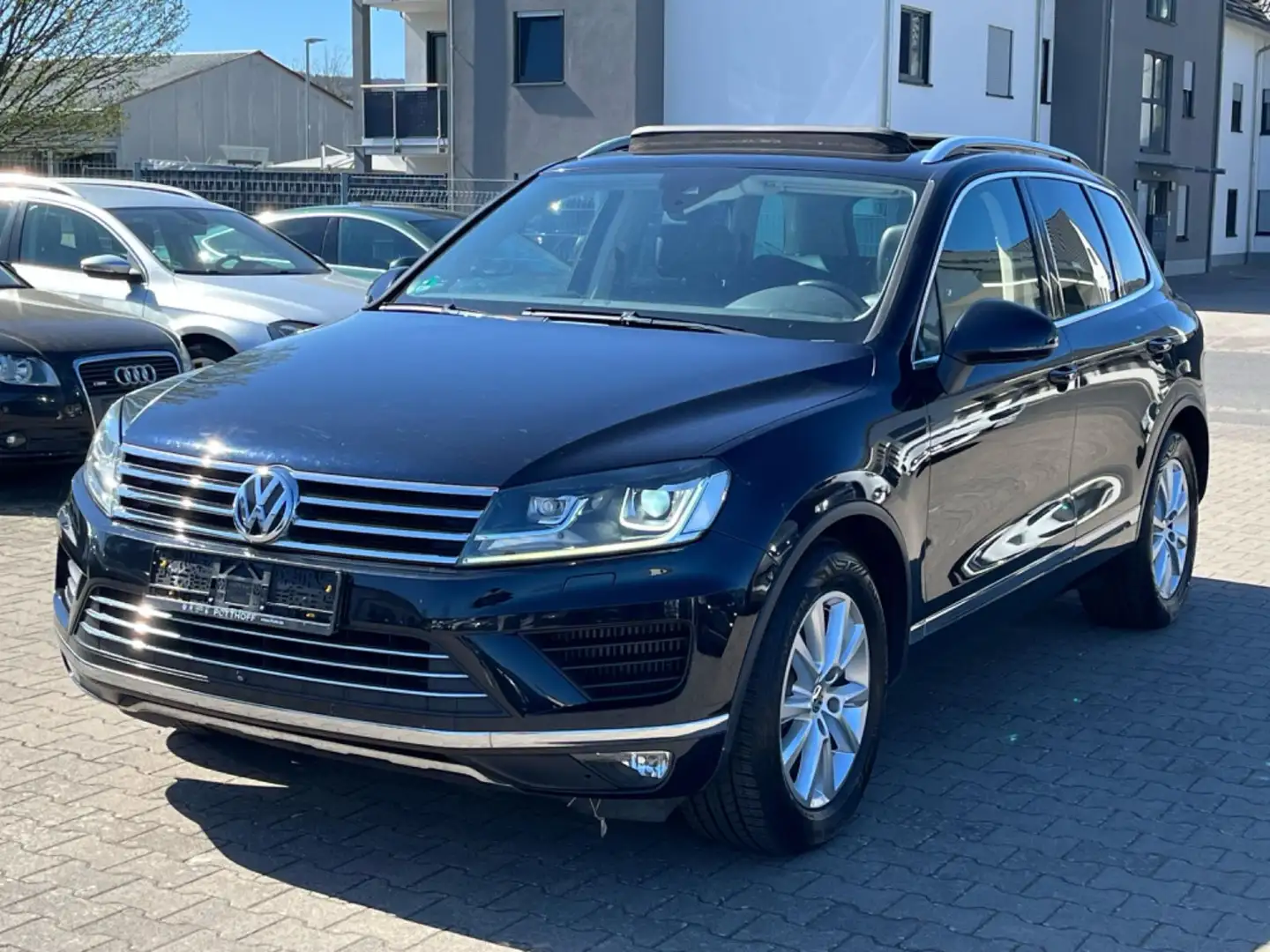 Volkswagen Touareg V6 TDI Terrain Tech 4Mot Pano 360 Luft Blau - 1