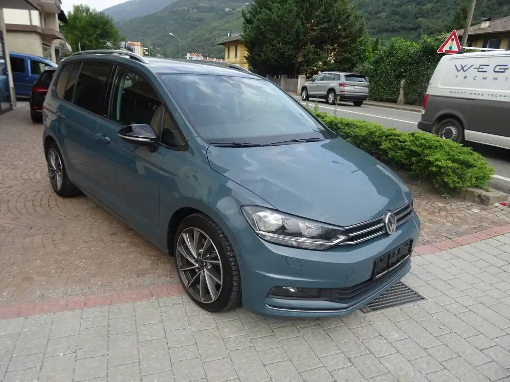 Volkswagen Touran 2019 из Европы — купить под ключ