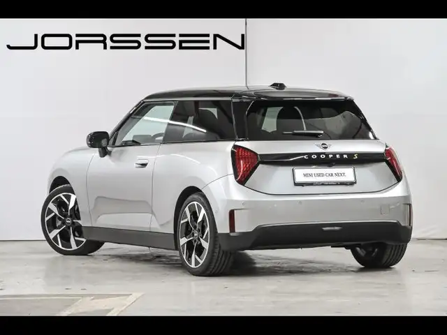 Mini Cooper Se view 5