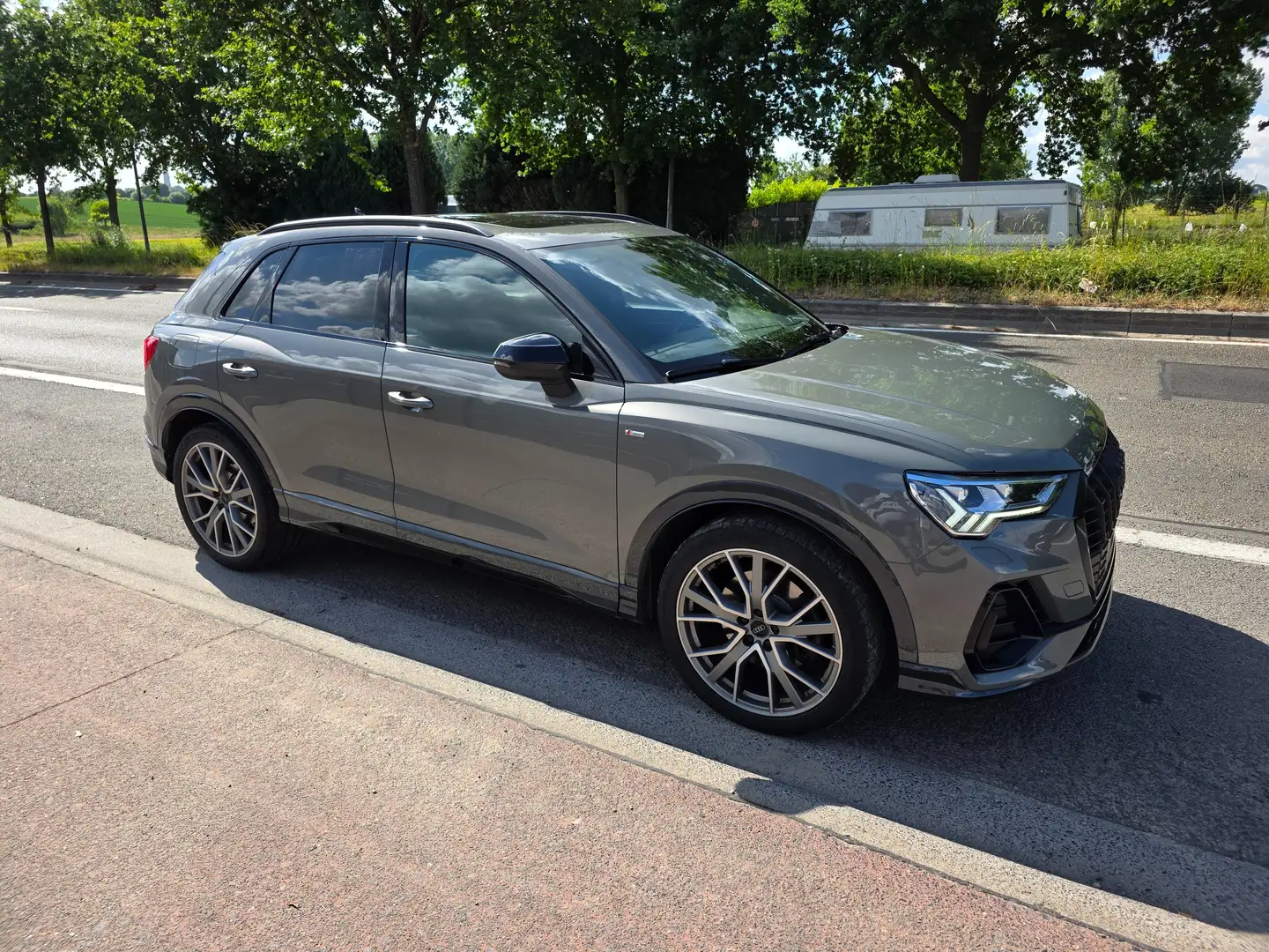 Audi Q3 40 TDi Quattro S line tronic 1°EIG. FULL OPTIES Grijs - 1