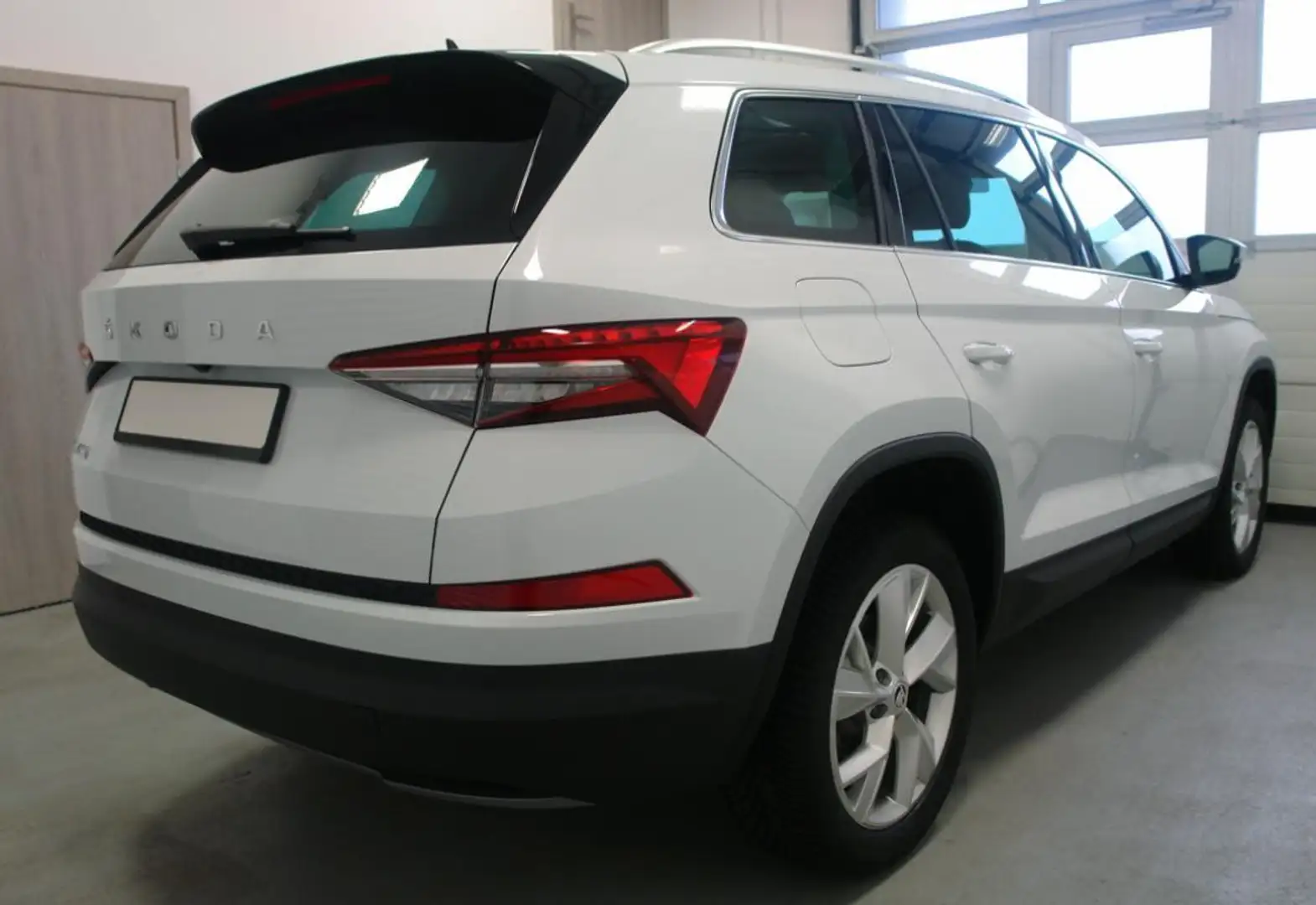 Skoda Kodiaq 1.5 TSI DSG Style Navi VirtualCockpit RFK Weiß - 2