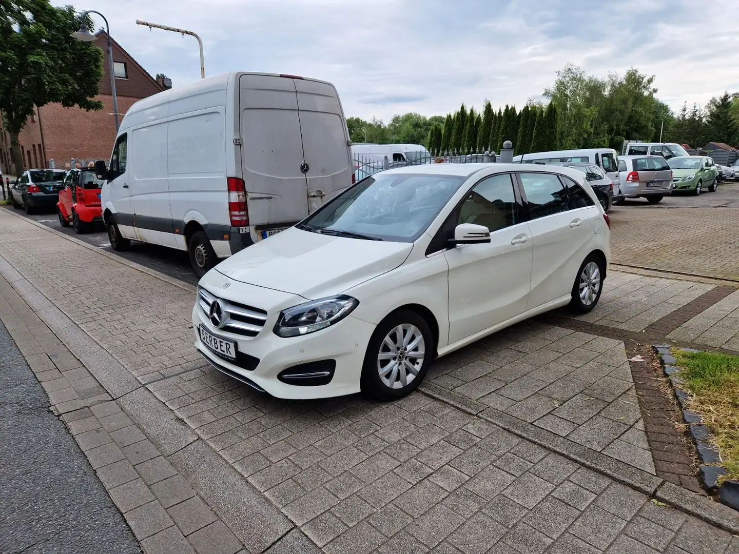 Mercedes-Benz B 180 B -Klasse 180 CDI TAXI*1.HAND*LEDER*TEMP*PDC* White - 1