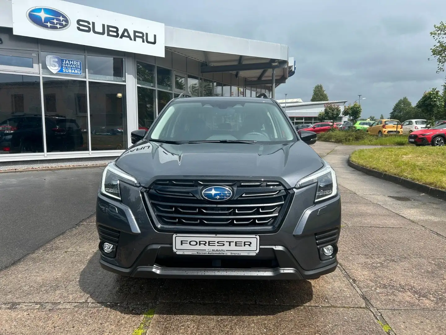 Subaru Forester 2.0ie  Platinum Black Edition+AZV Grau - 2