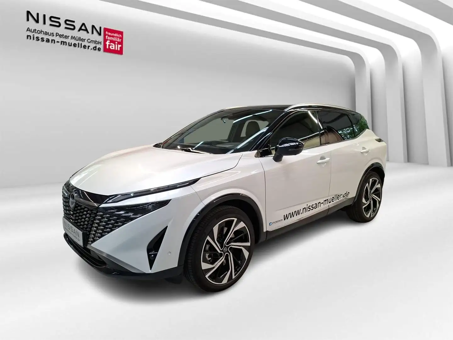 Nissan Qashqai 190PS 4x2 Tekna+ 2 Farben HUD Android Au Wit - 1