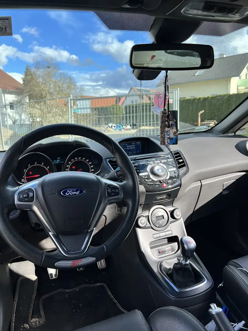 Ford Fiesta ST - 2