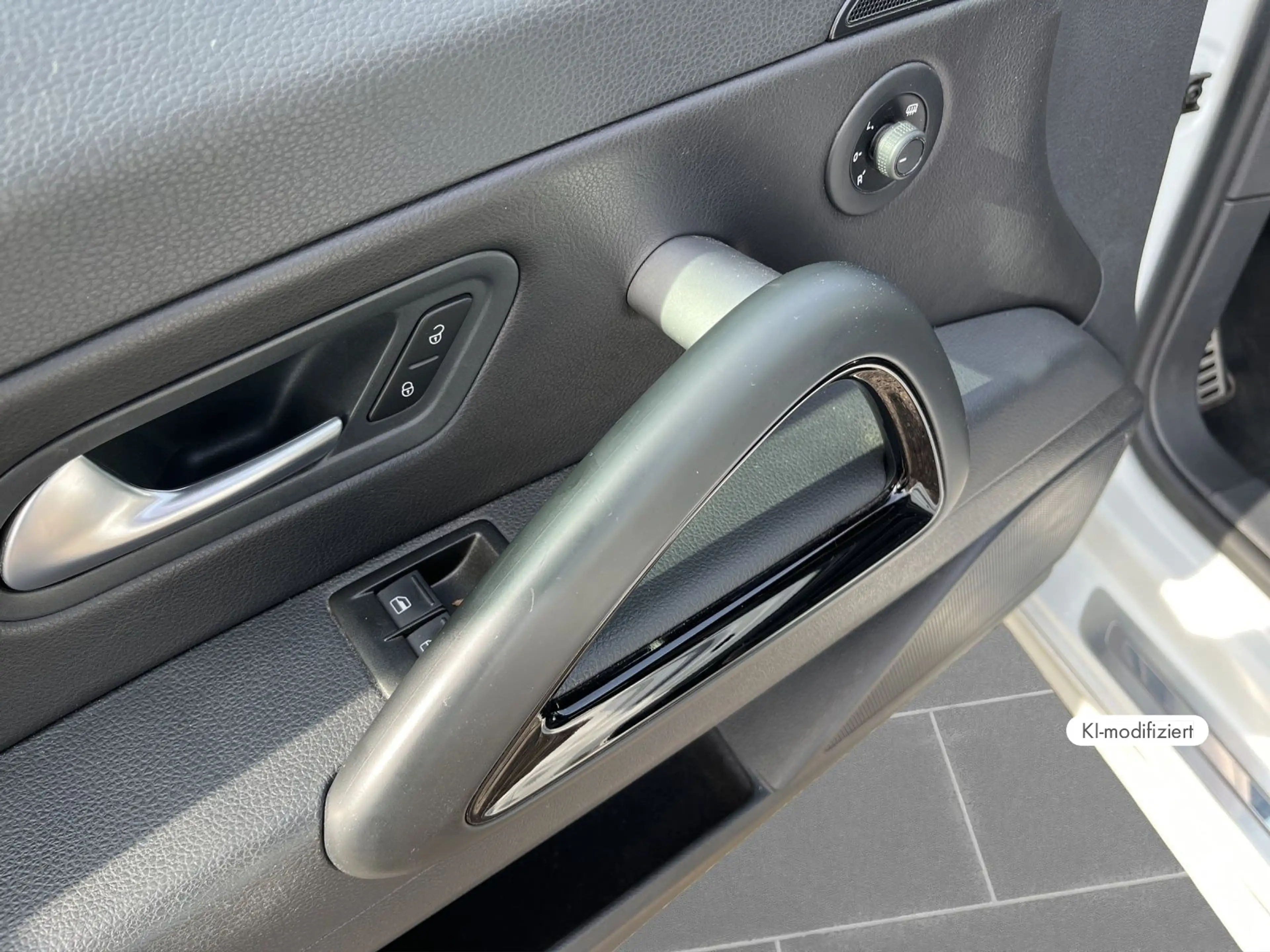 Volkswagen Scirocco R 2.0 TSI - Liebhaberfahrzeug in Origin — photo 12