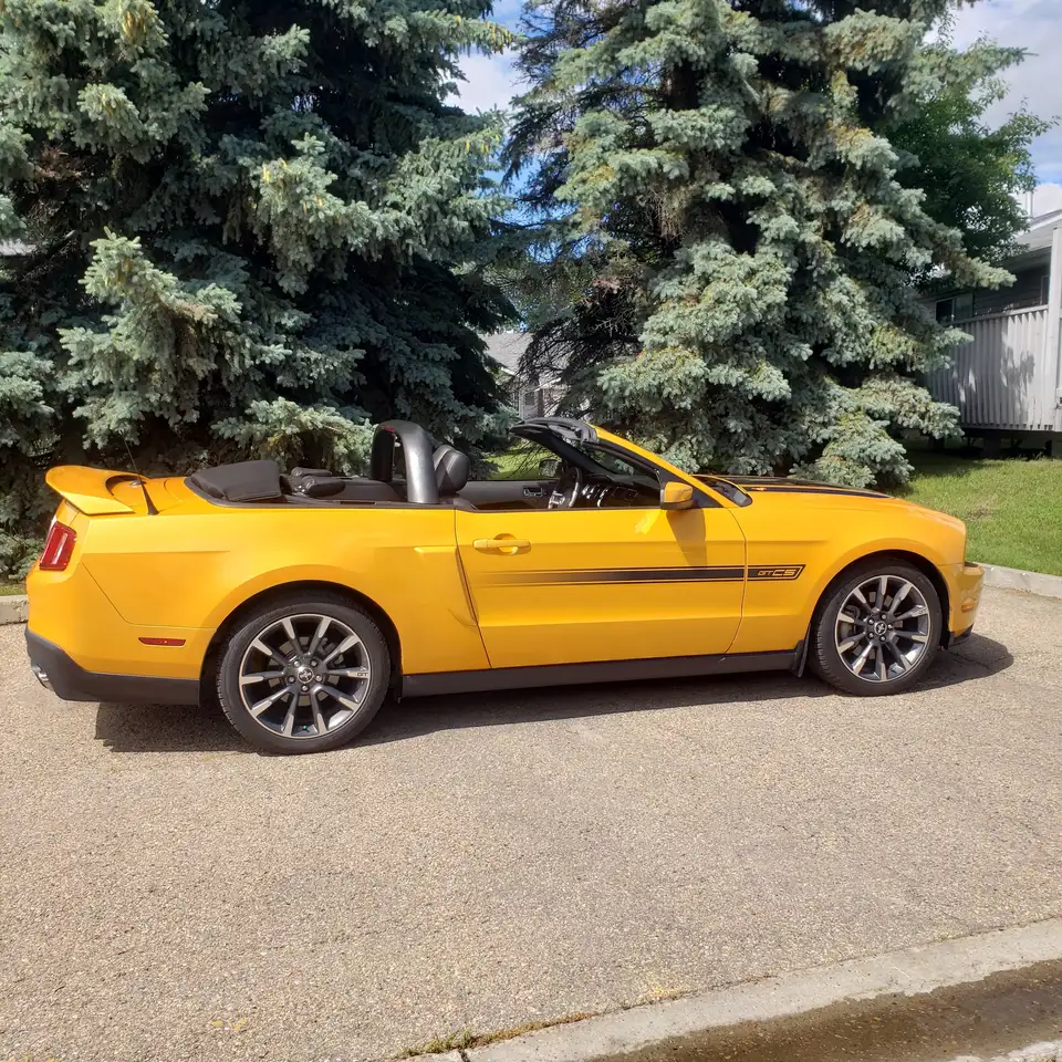 Ford Mustang photo Ford Mustang