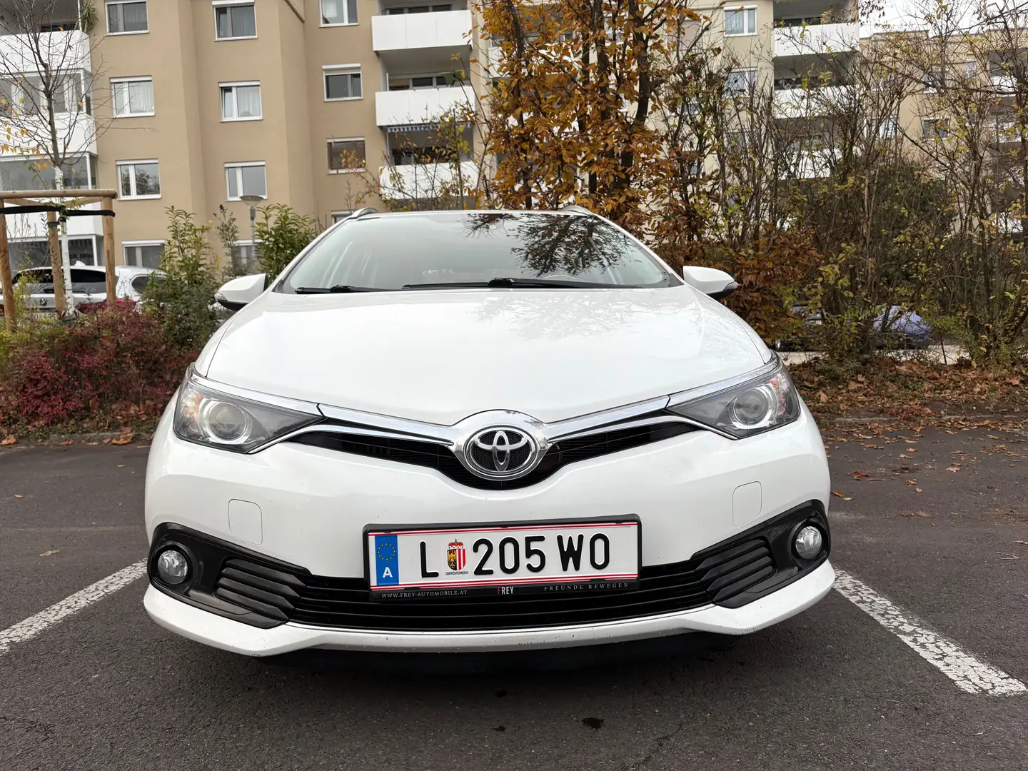 Toyota Auris Auris TS 1,4 D-4D Style Black Style Black Weiß - 2