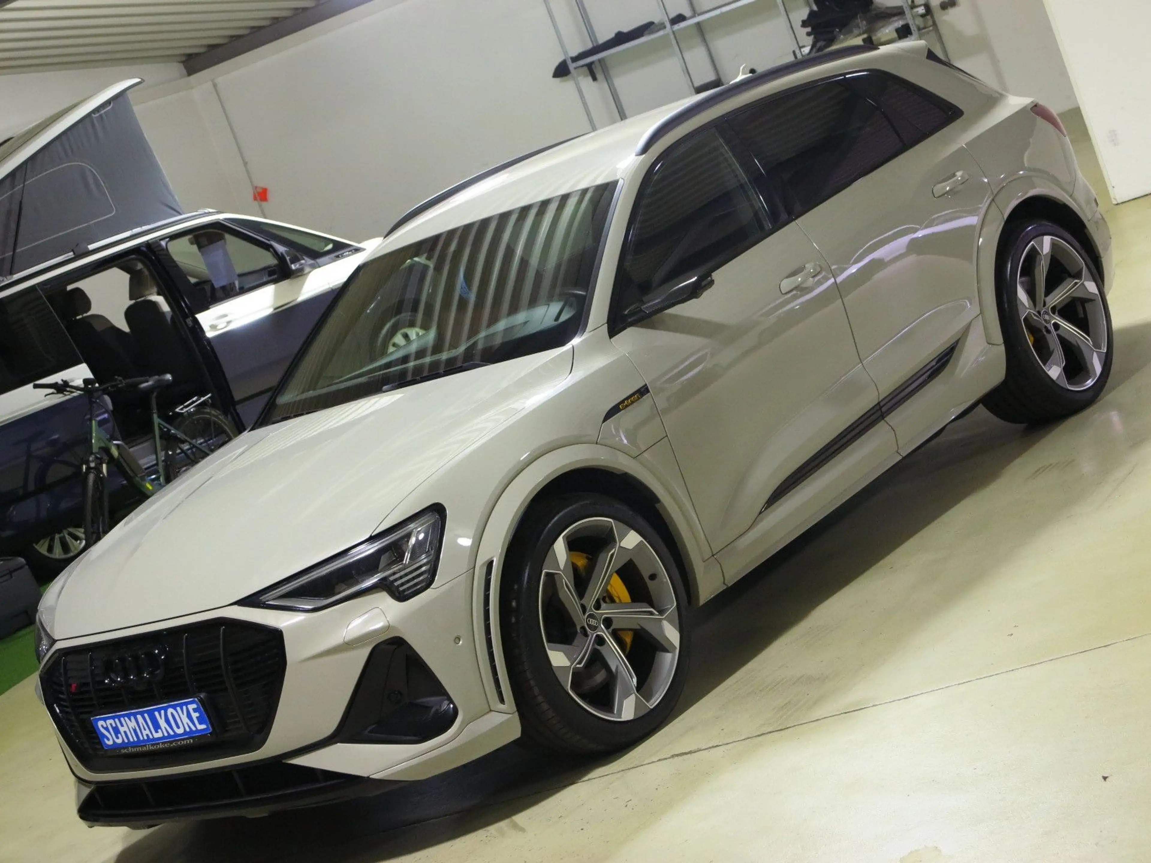 Audi e-tron S quattro 90% SoH Leder DAB ACC LM22 — photo 3