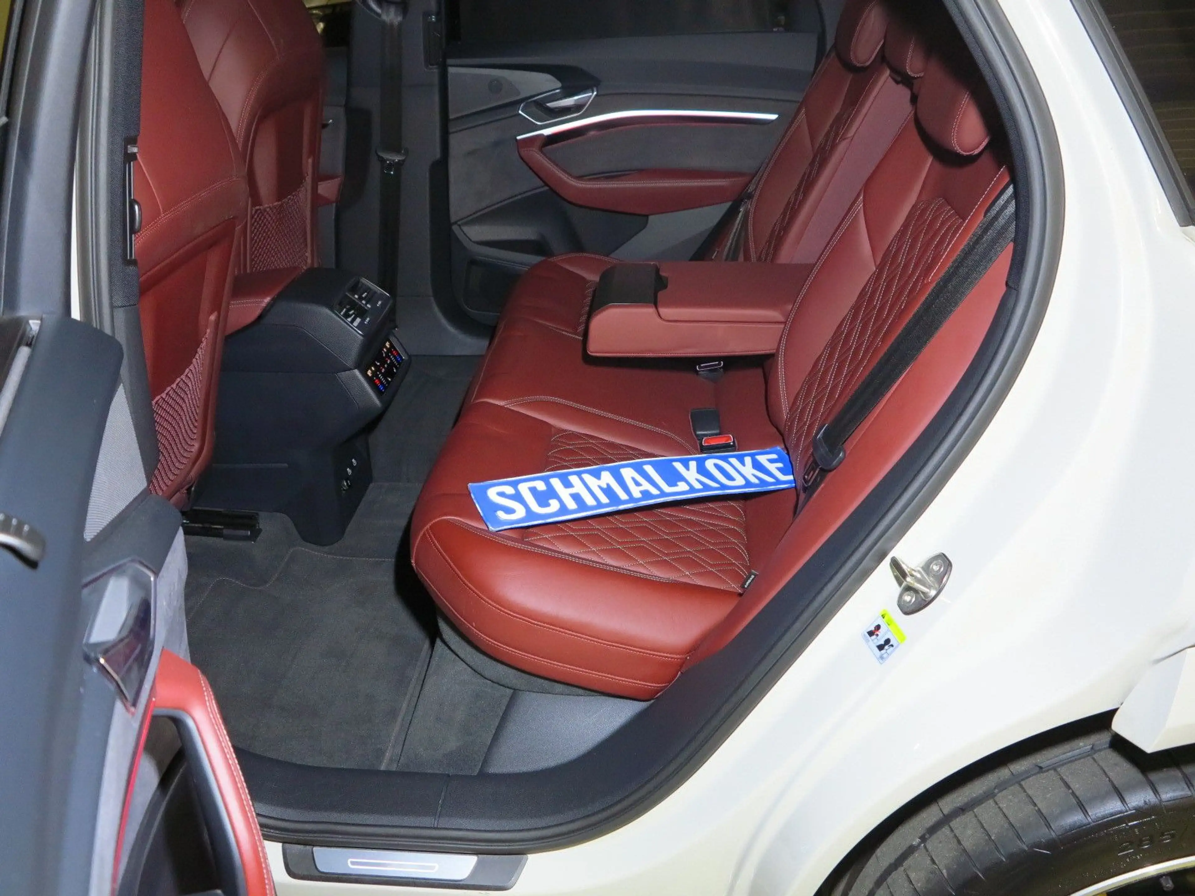 Audi e-tron S quattro 90% SoH Leder DAB ACC LM22 — photo 6