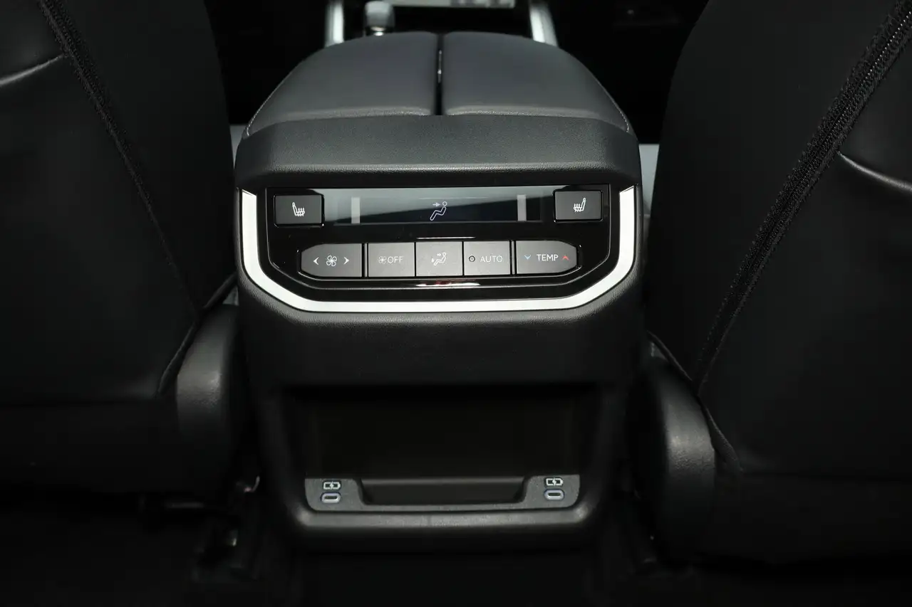 Lexus TX снимка Lexus TX