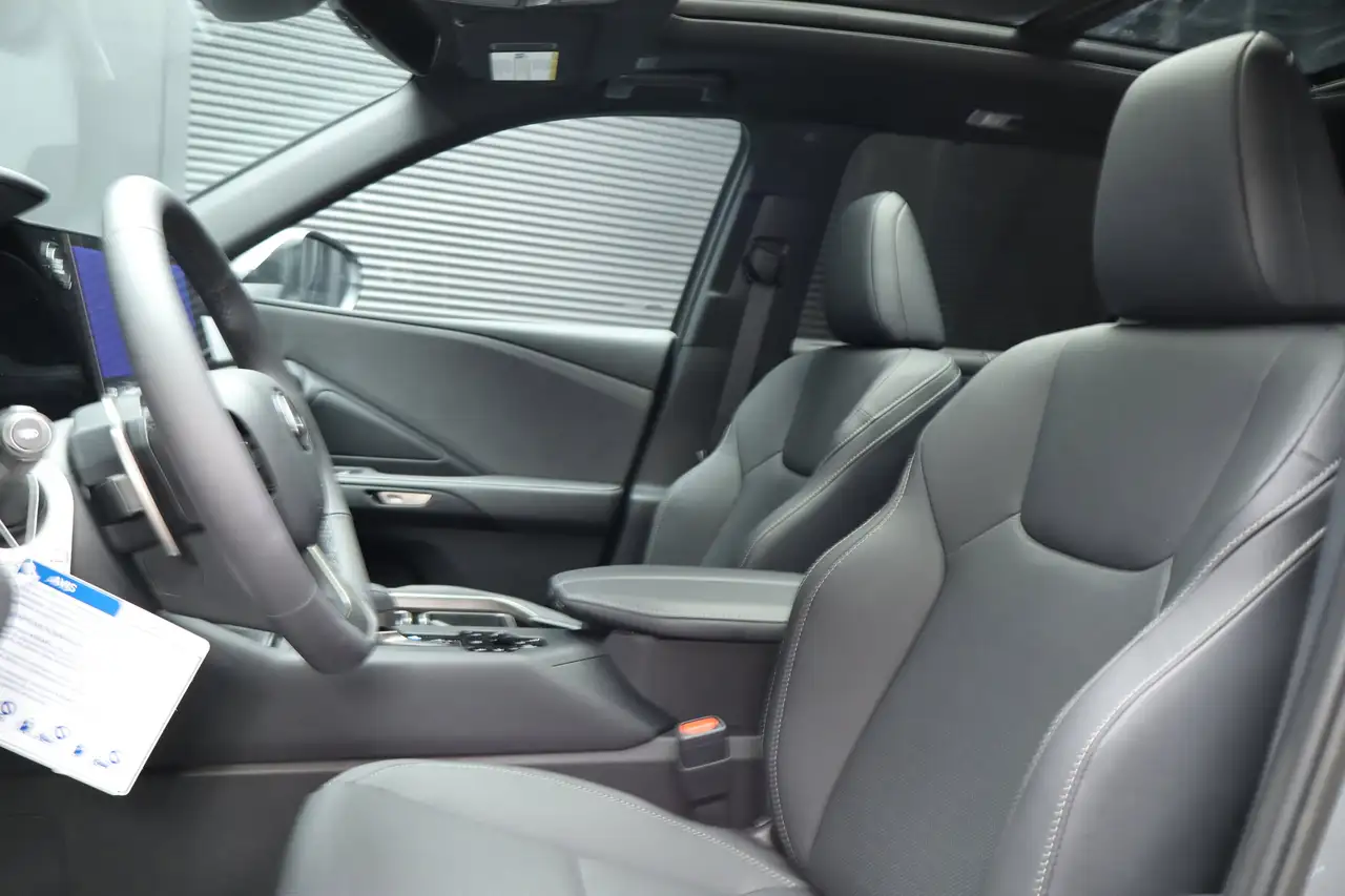 Lexus TX снимка Lexus TX
