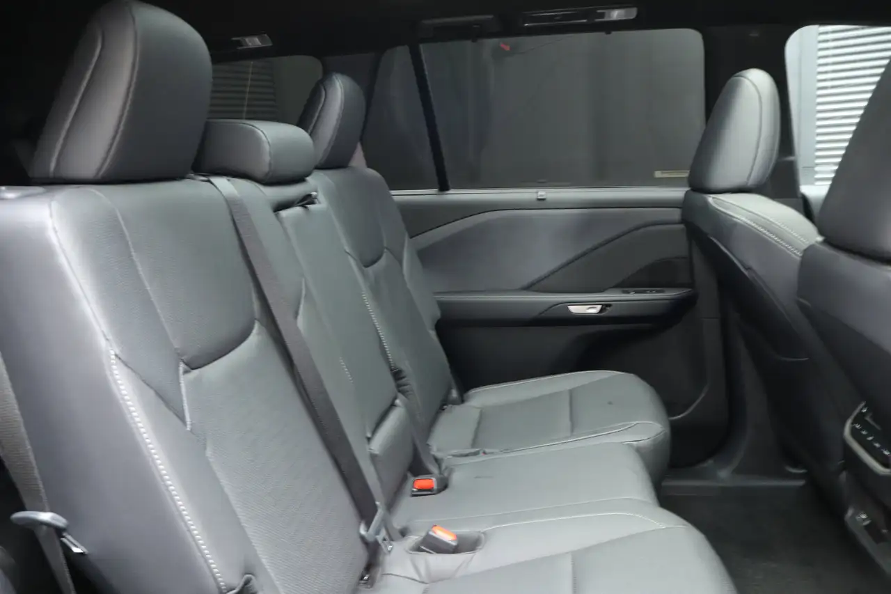 Lexus TX снимка Lexus TX