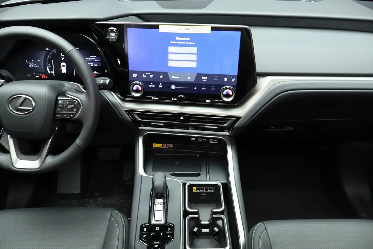 Lexus TX снимка Lexus TX