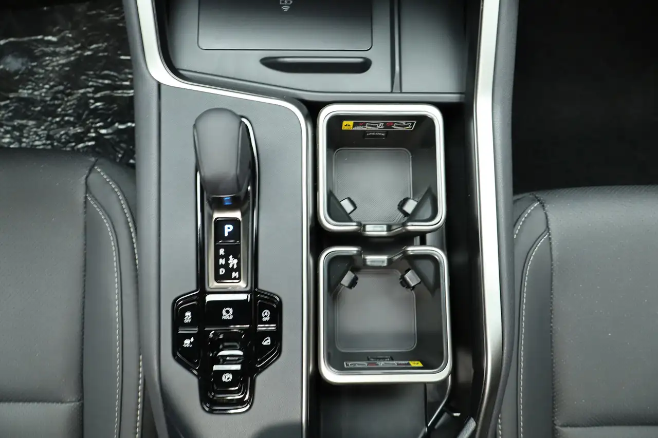 Lexus TX снимка Lexus TX