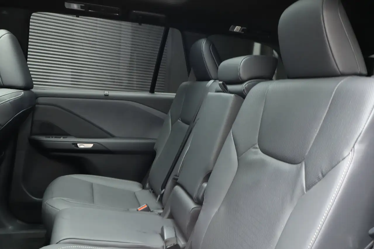 Lexus TX снимка Lexus TX