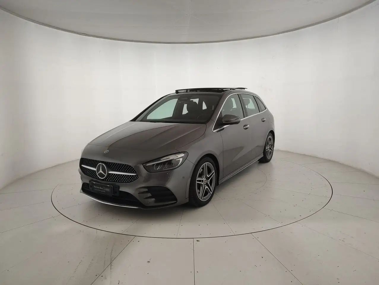 Mercedes-Benz B 180