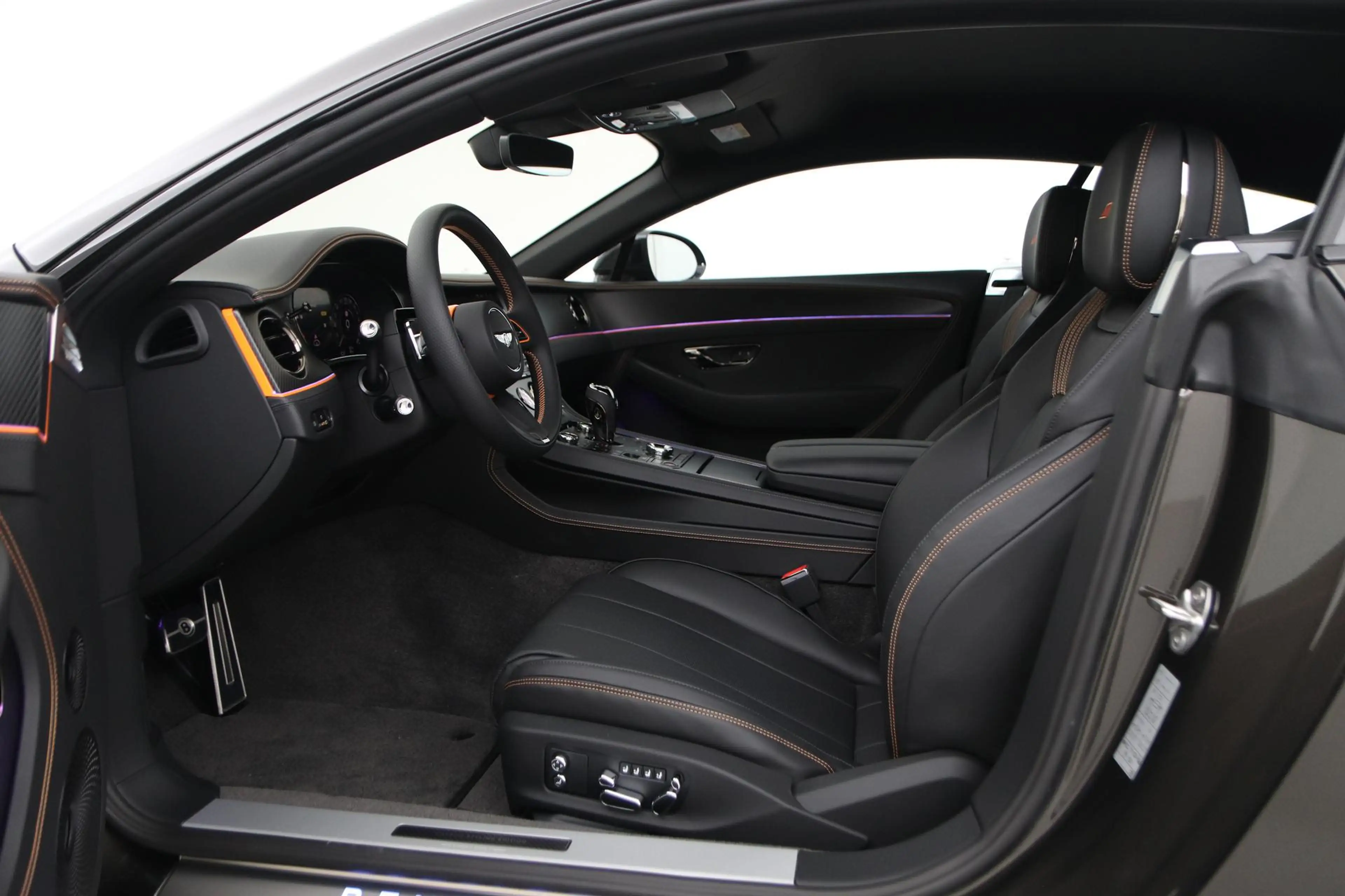 Bentley Continental GT 4.0 V8 Hybrid | Carbon Styling Edition | Touring S — photo 3