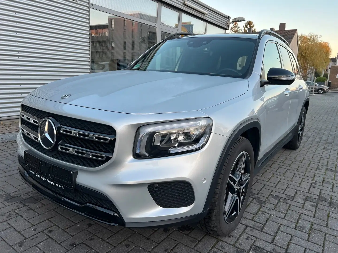 Mercedes-Benz GLB 220 d 4Matic/Panorama/Head-Up Silber - 1