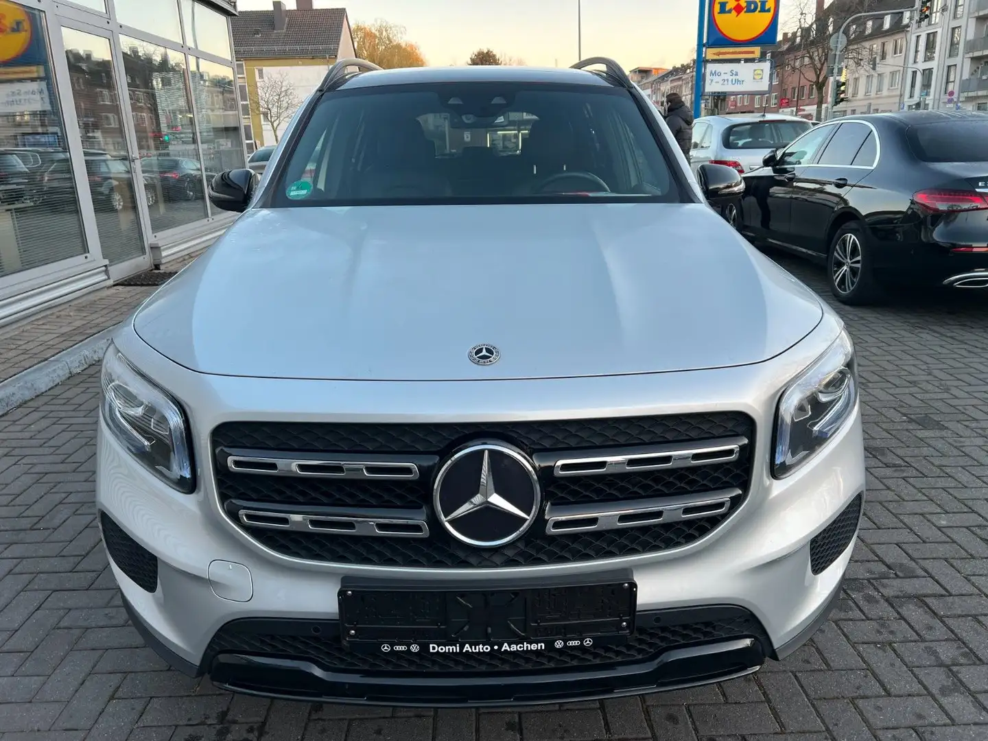 Mercedes-Benz GLB 220 d 4Matic/Panorama/Head-Up Silber - 2