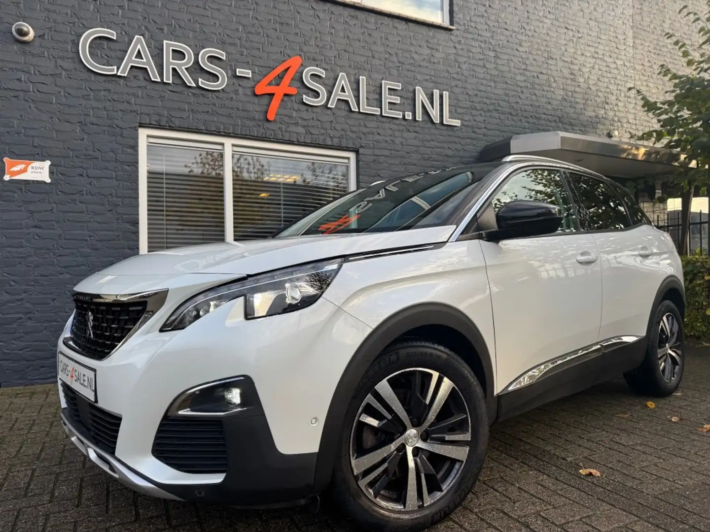 Peugeot 3008 1.2 Allure 130pk + 360 Camera + Car-play + Key les Wit - 1