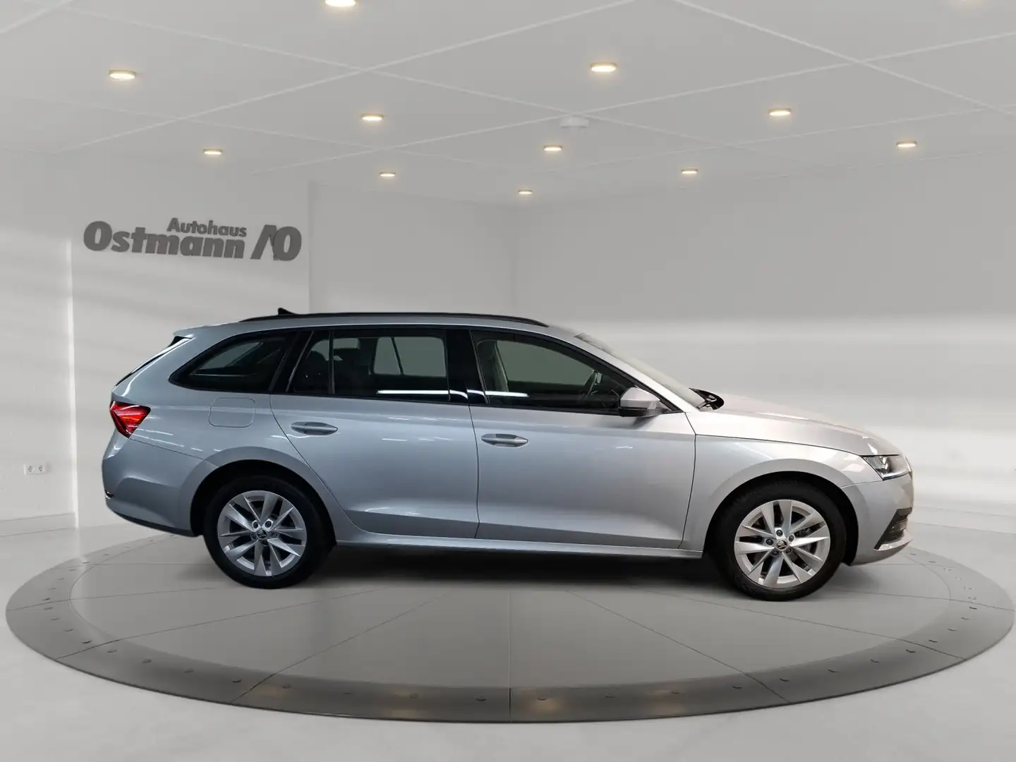 Skoda Octavia Combi 1.4 TSI Ambition iV LED ACC AHK LM Silber - 2