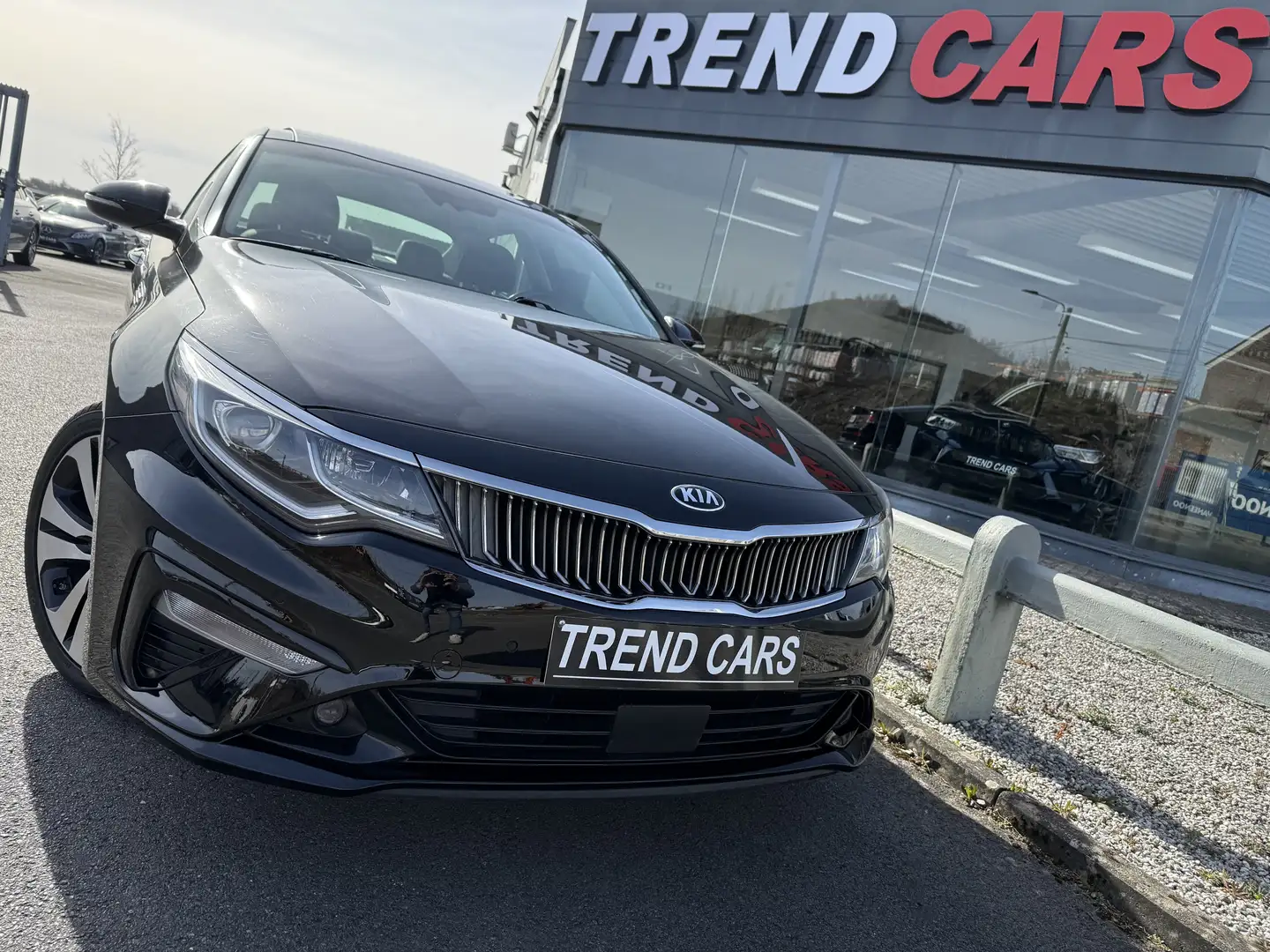 Kia Optima 1.6 CRDi AUTO TOIT PANO CUIR CAM CARPLAY GAR.04/26 Zwart - 1