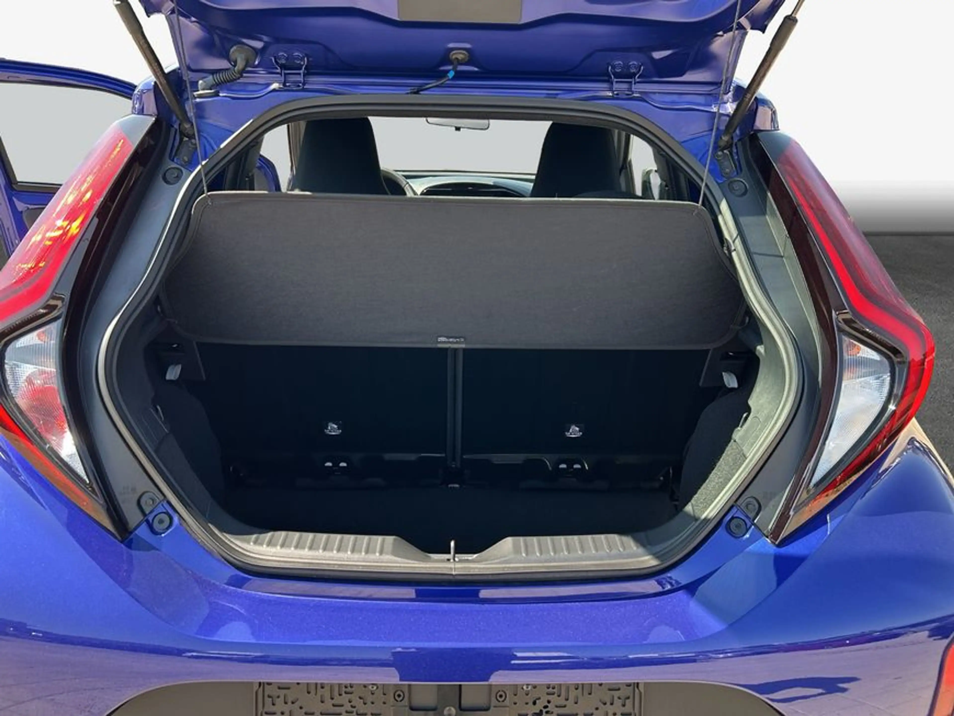 Toyota Aygo X X S-CVT Play — photo 8