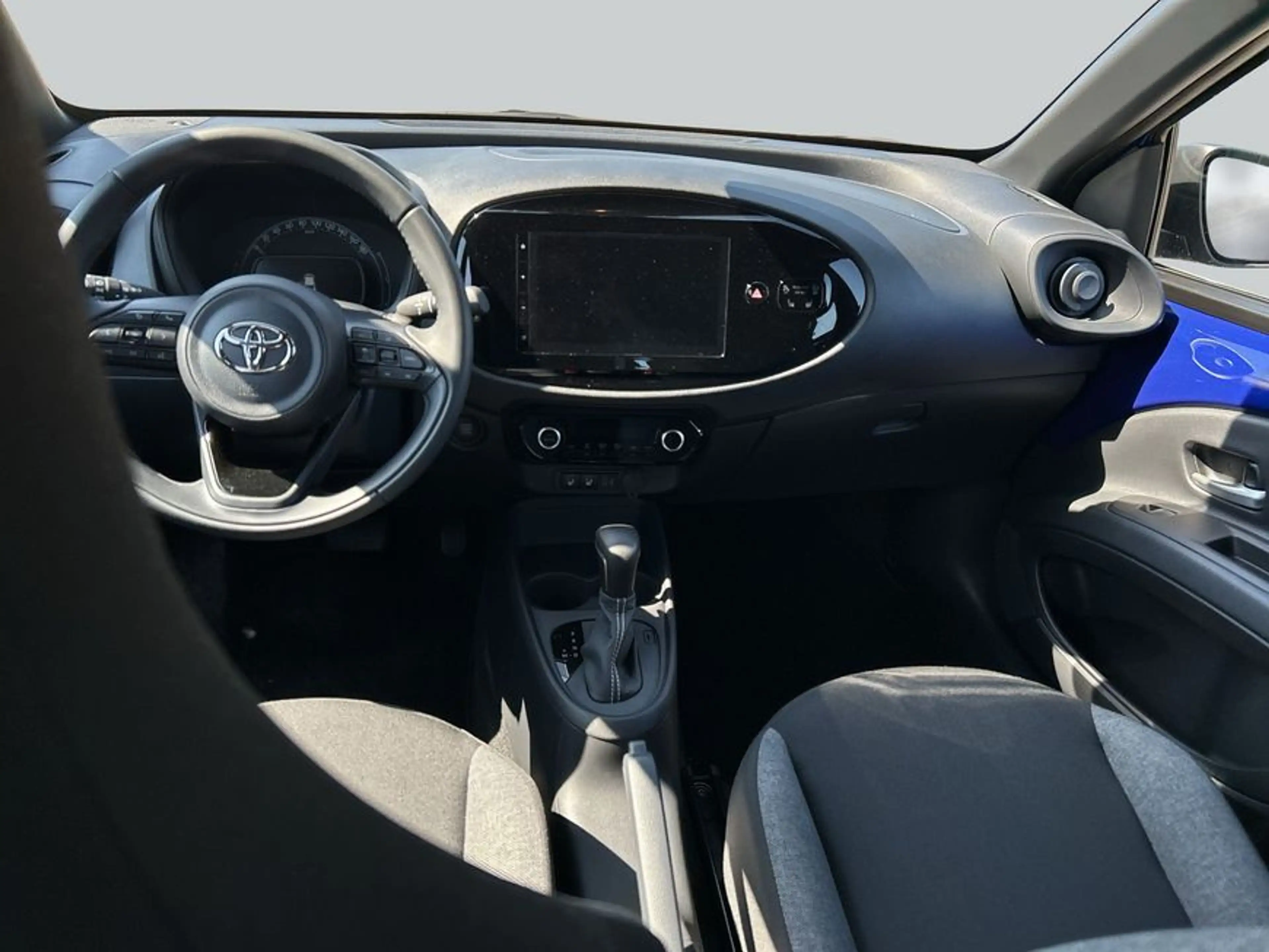 Toyota Aygo X X S-CVT Play — photo 13