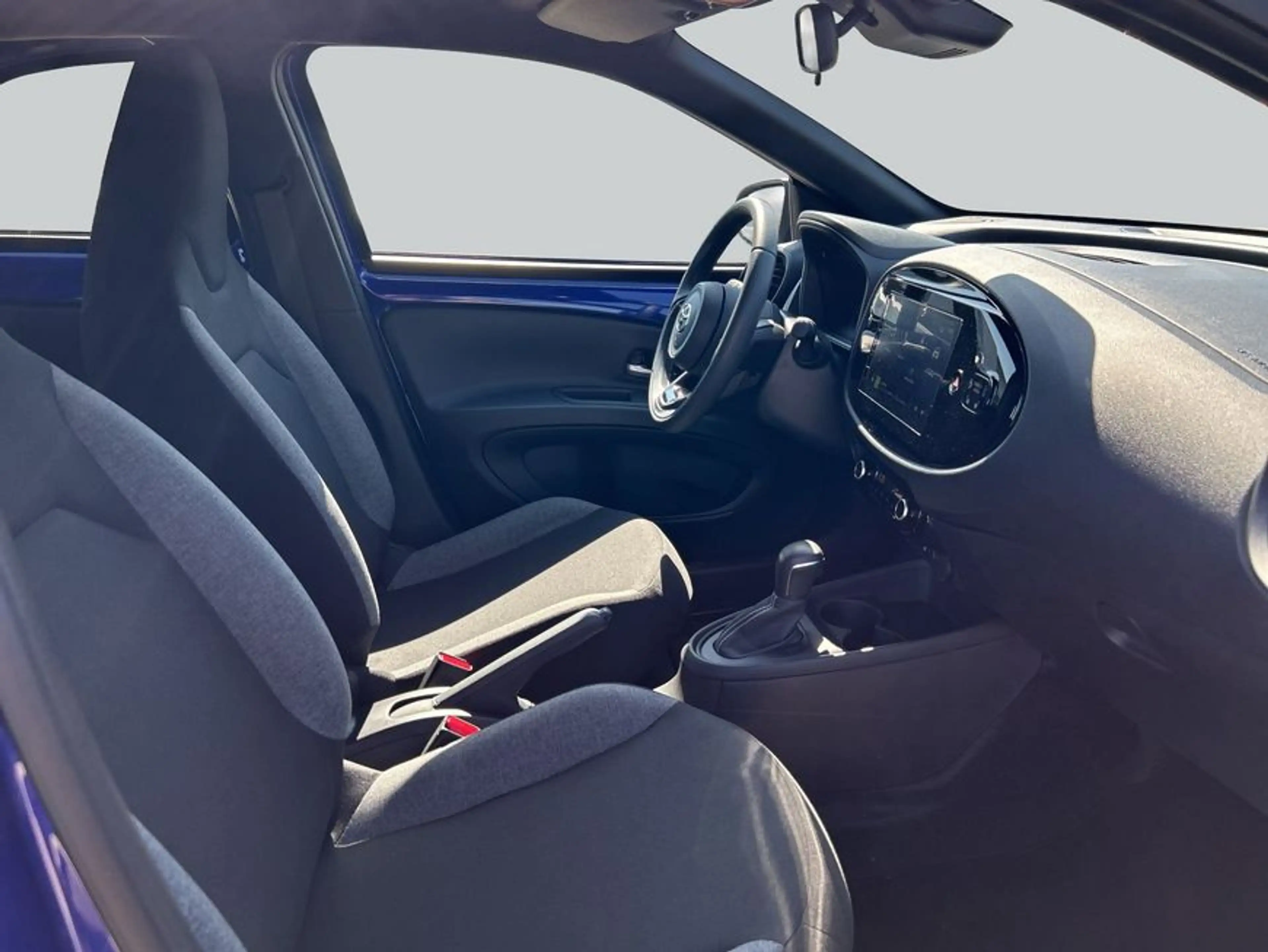 Toyota Aygo X X S-CVT Play — photo 12