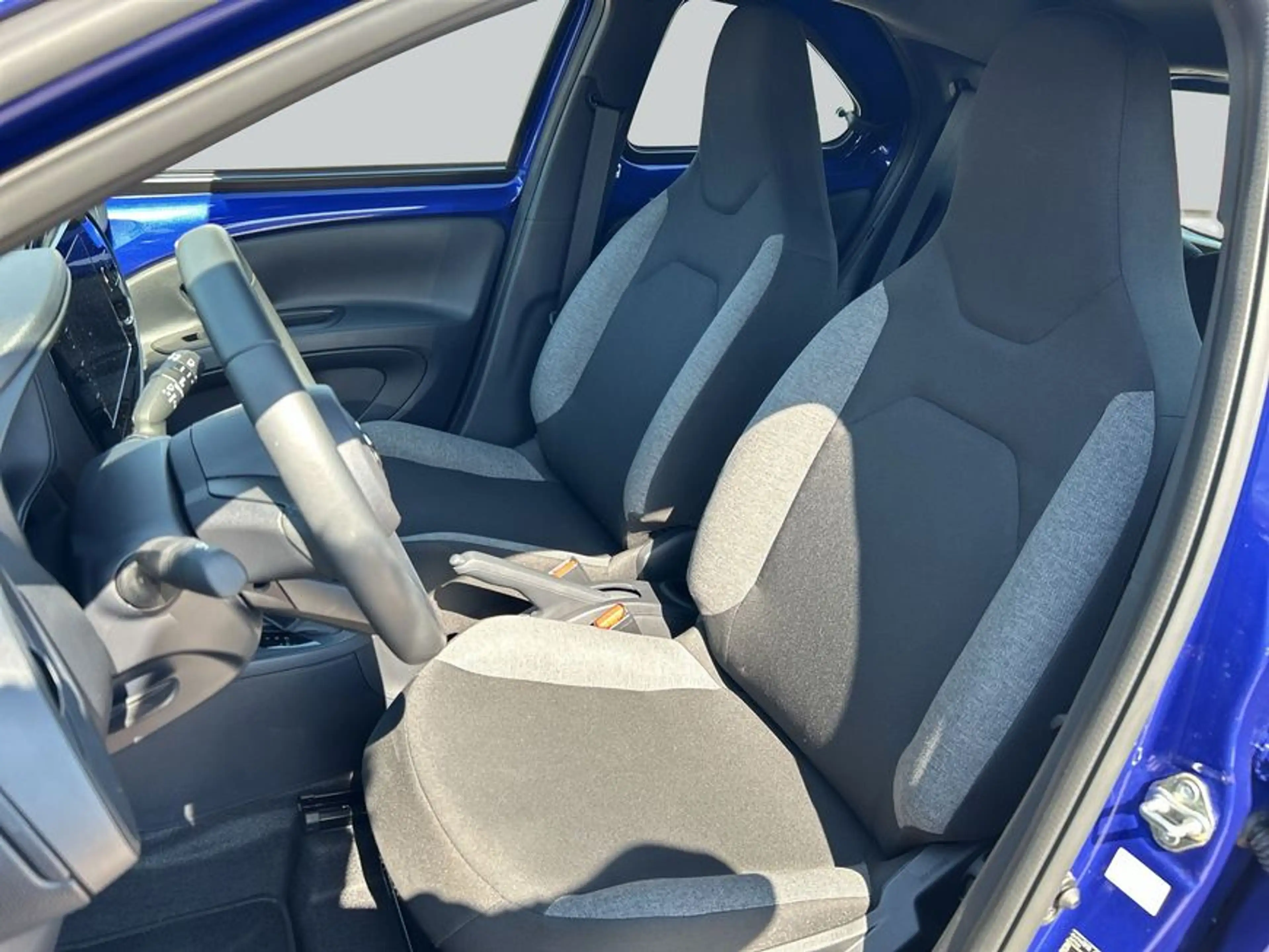 Toyota Aygo X X S-CVT Play — photo 10
