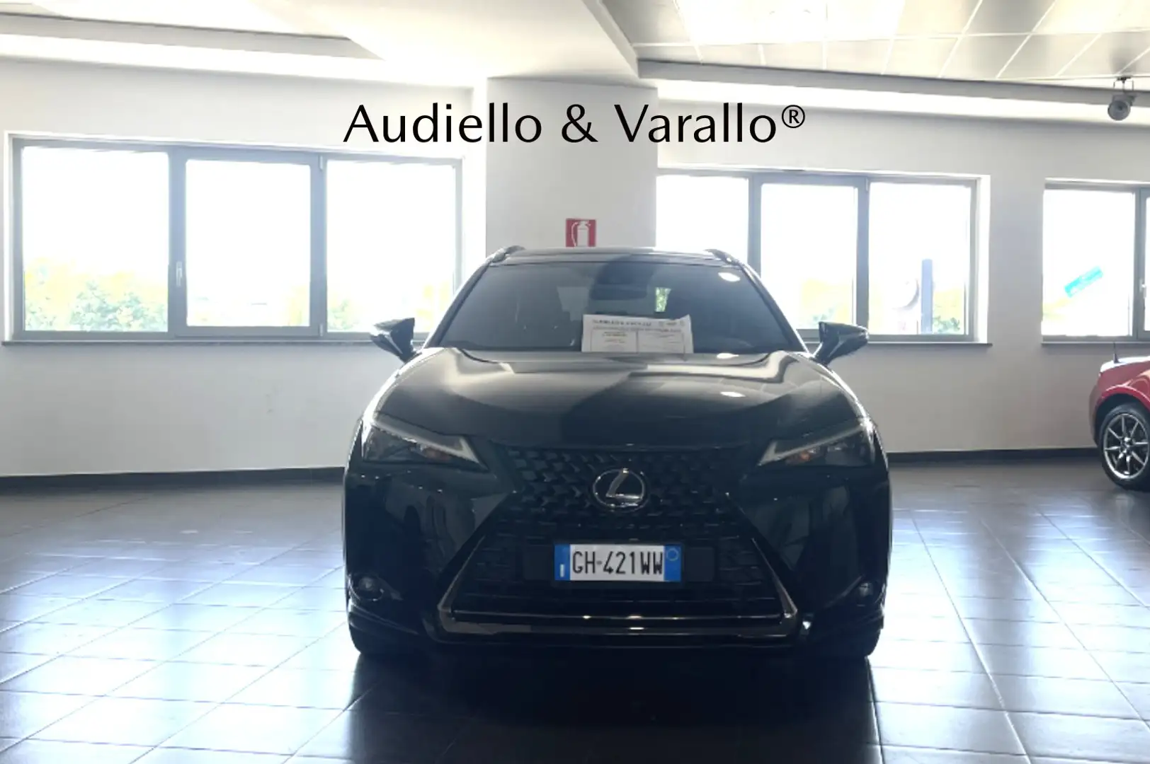 Lexus UX 250h UX 250h 2.0 Midnight 4wd cvt my20 Zwart - 2