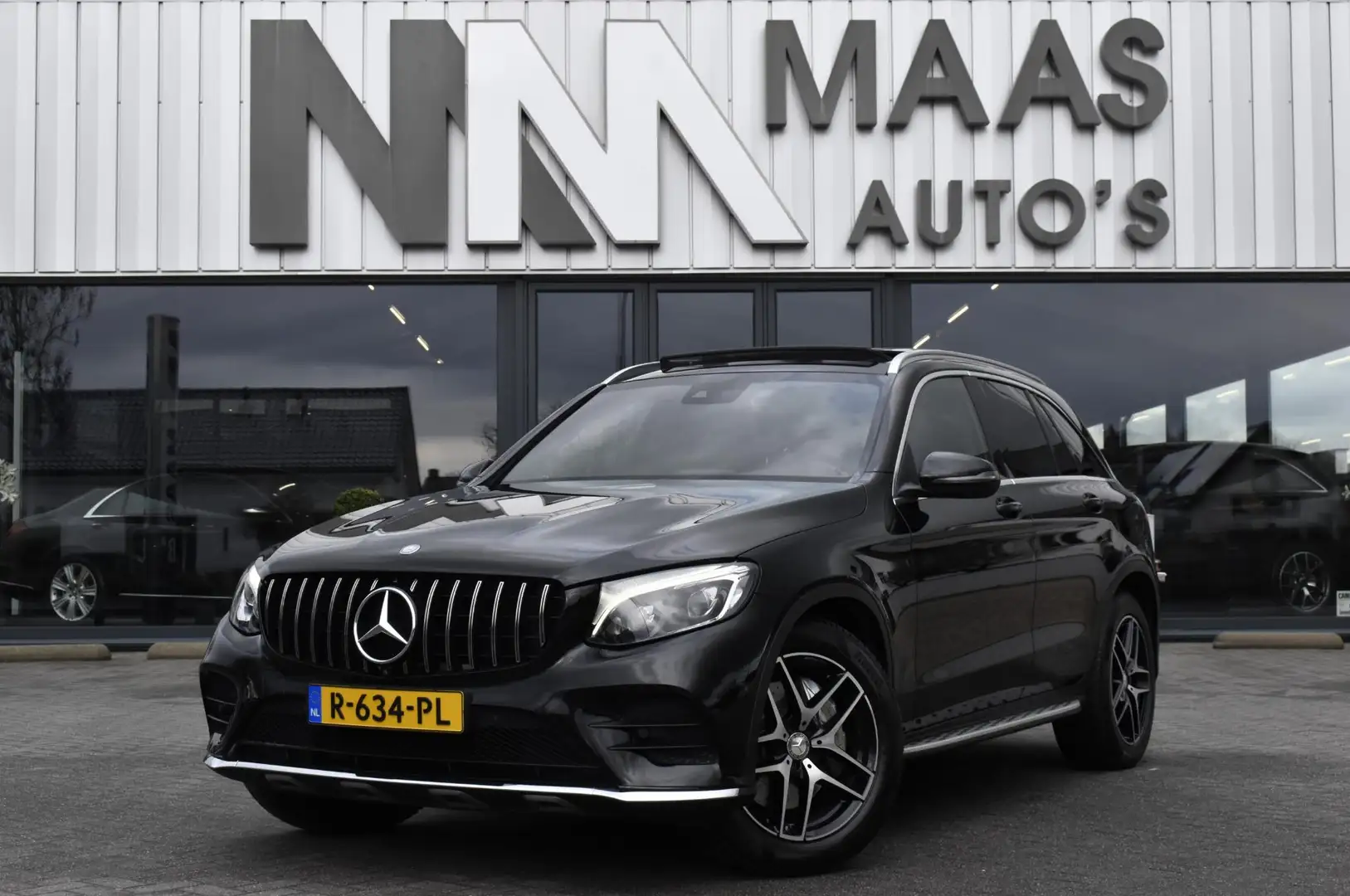 Mercedes-Benz GLC 250 4MATIC AMG-line Pano - Trekhaak - 360 Schwarz - 1