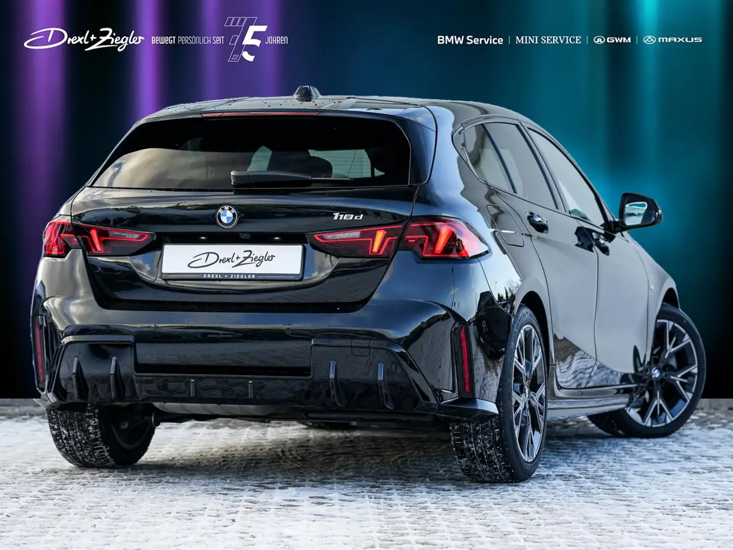 BMW 118 d M-Sport PanoDach SHZ S-Glas ParkAssist Schwarz - 2