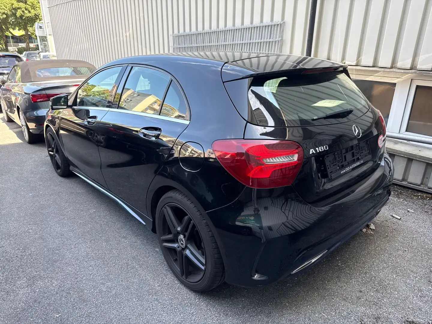 Mercedes-Benz A 180 *AMG Line*Edition*Sitzheizung*Kamera* Schwarz - 2