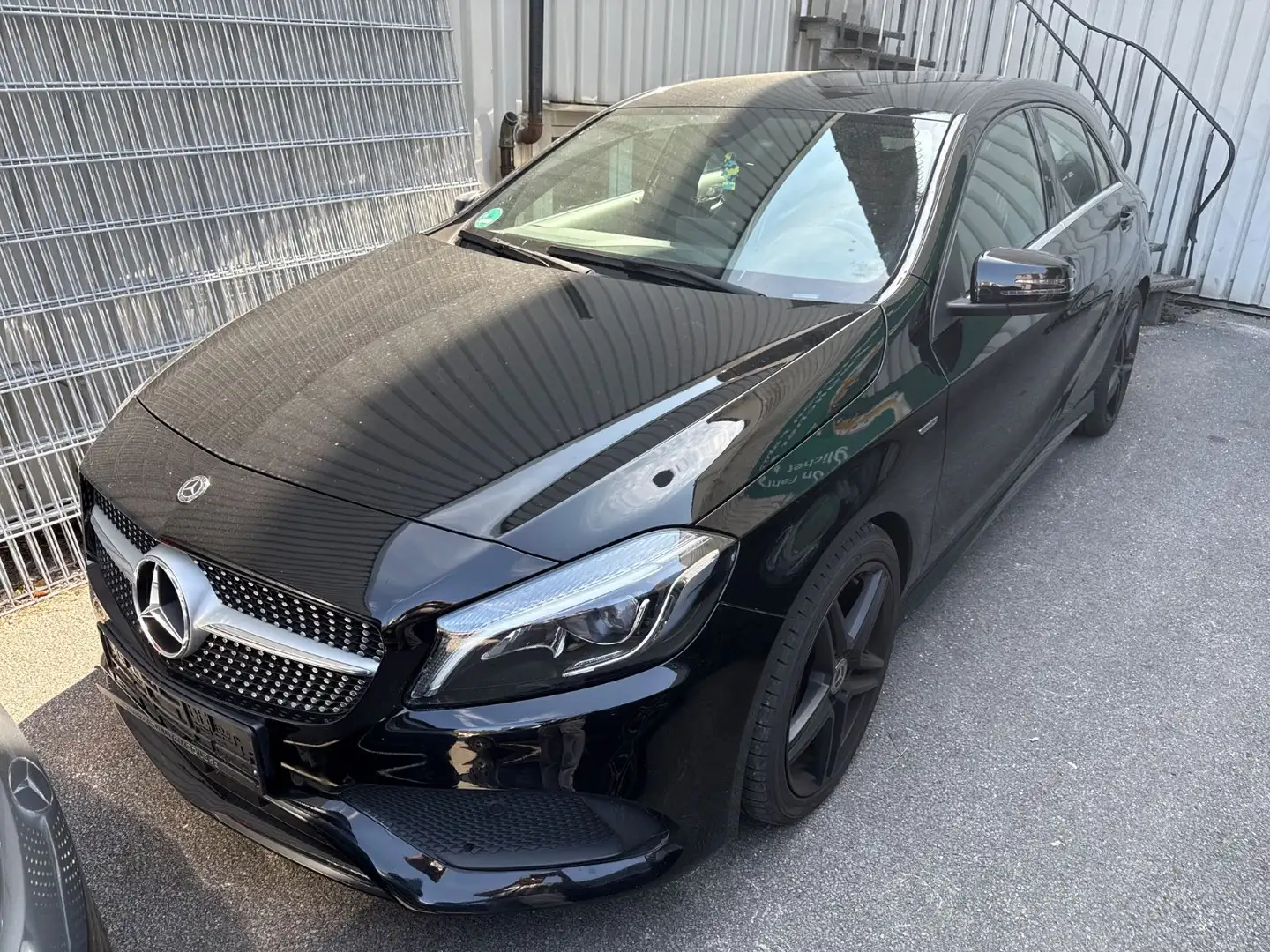 Mercedes-Benz A 180 *AMG Line*Edition*Sitzheizung*Kamera* Schwarz - 1
