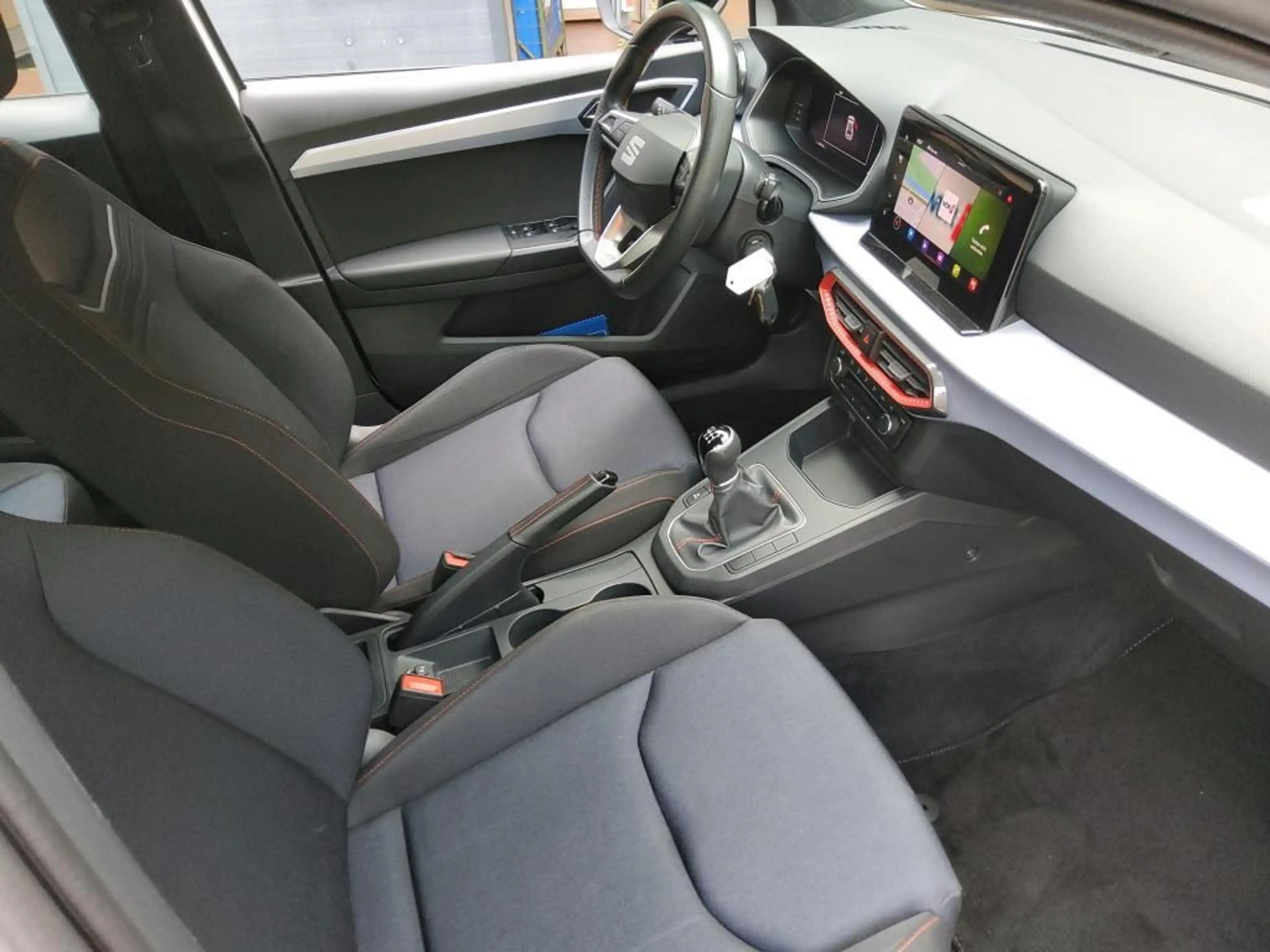 SEAT Ibiza 1.0 TSI FR *ViCo*MATRIX*NAVI*17-ZOLL* — photo 10