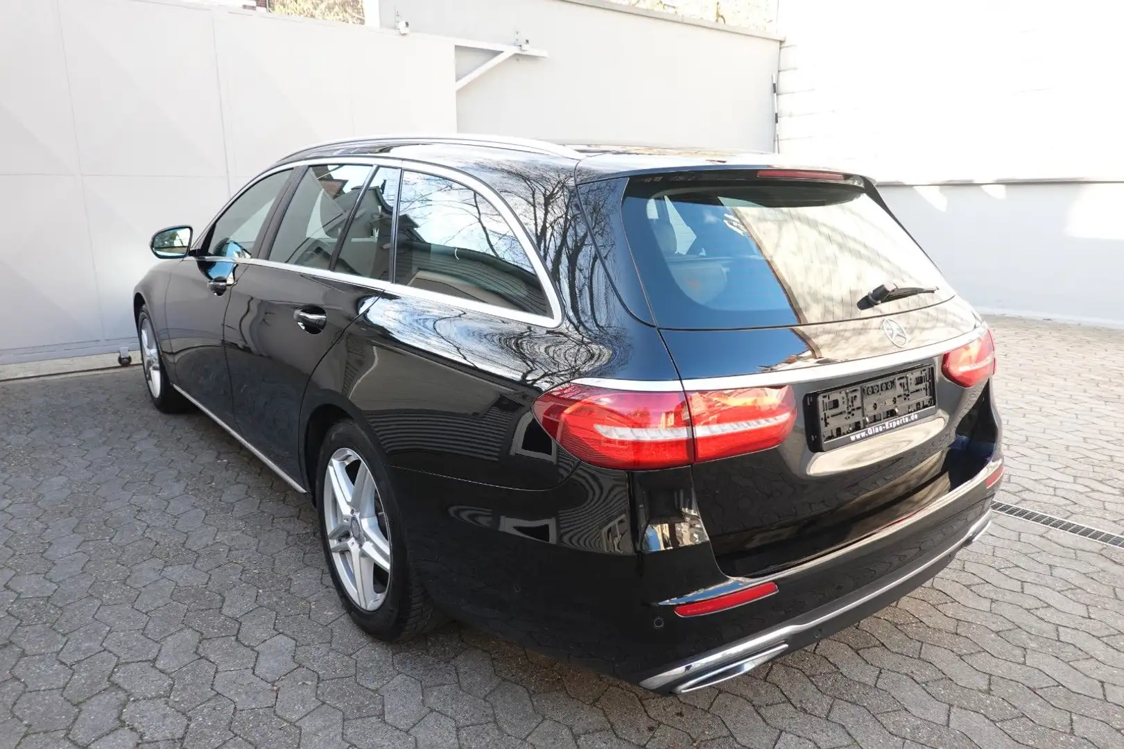 Mercedes-Benz E 350 E -Klasse T-Modell Widescreen Pano Leder Чорний - 2