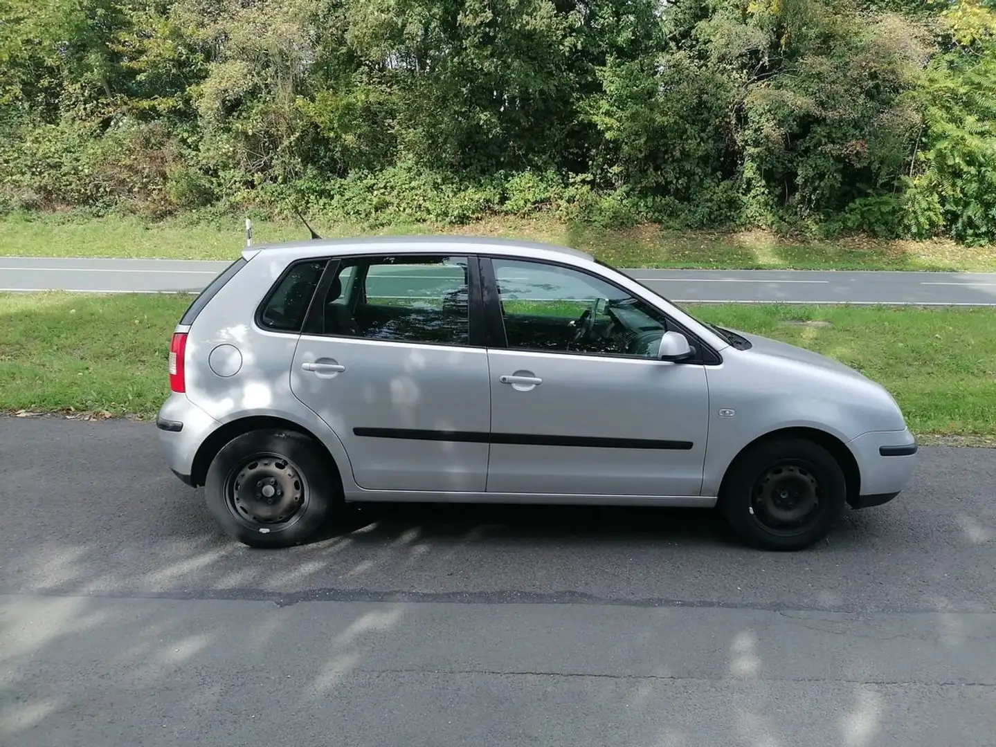 Volkswagen Polo ComfortlineKlima.!A.Tüneu2Hand Silber - 2