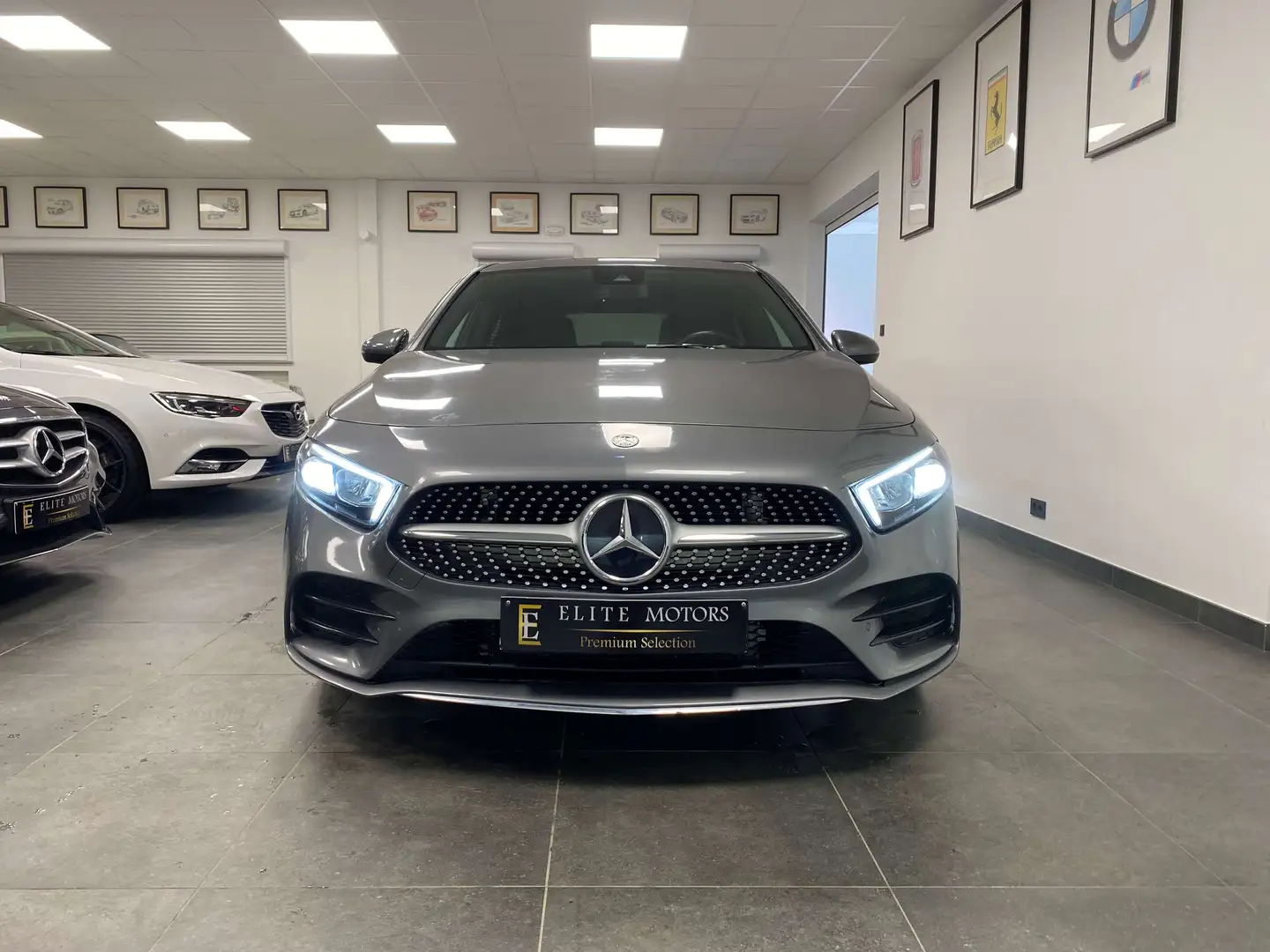 Mercedes-Benz A 200 AMG PACK / FULL OPTIONS/ 1ERMAIN/ CAM/NAVI/ NEUF Срібний - 2
