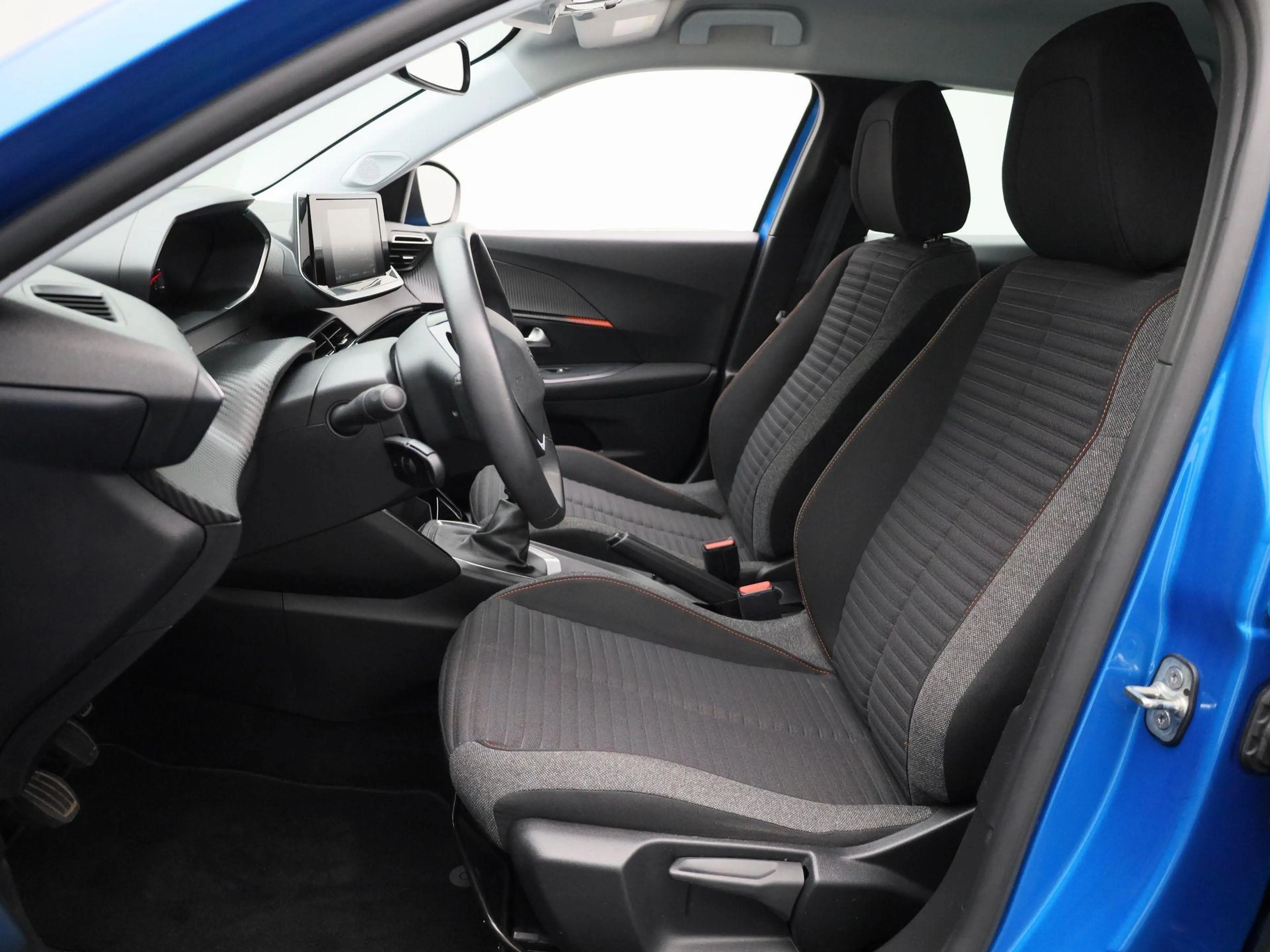 Peugeot 2008 1.2 PureTech Active | Apple Carplay / Android Auto — photo 11