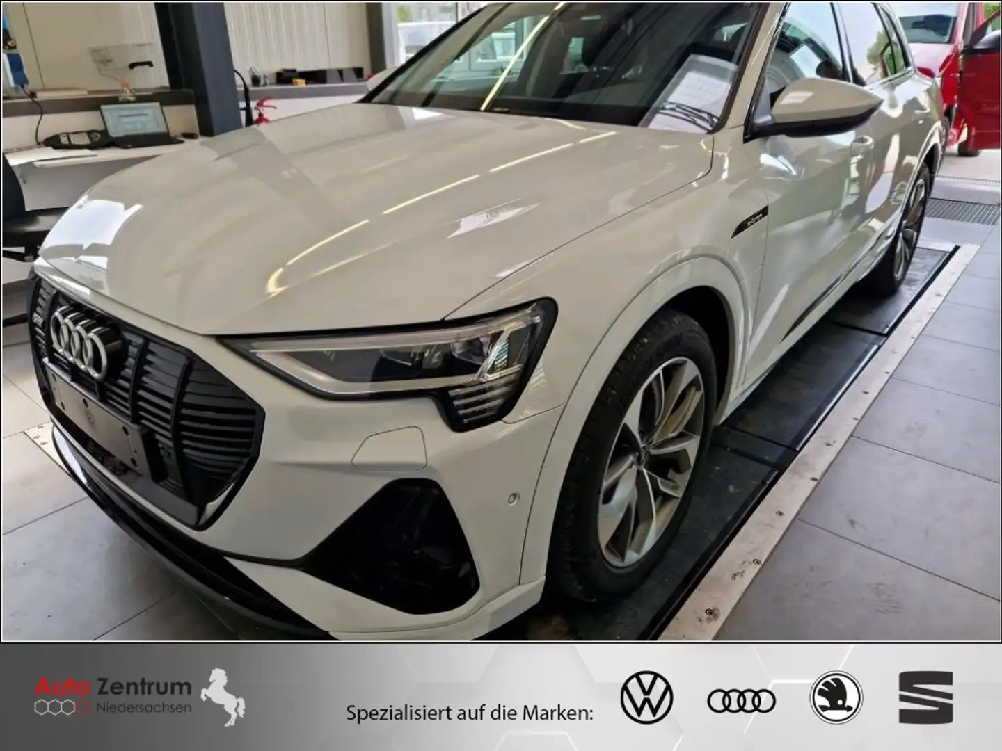 Audi e-tron 55 quattro S line StandHz*Luftfederung*CAM*CarPlay Blanc - 2
