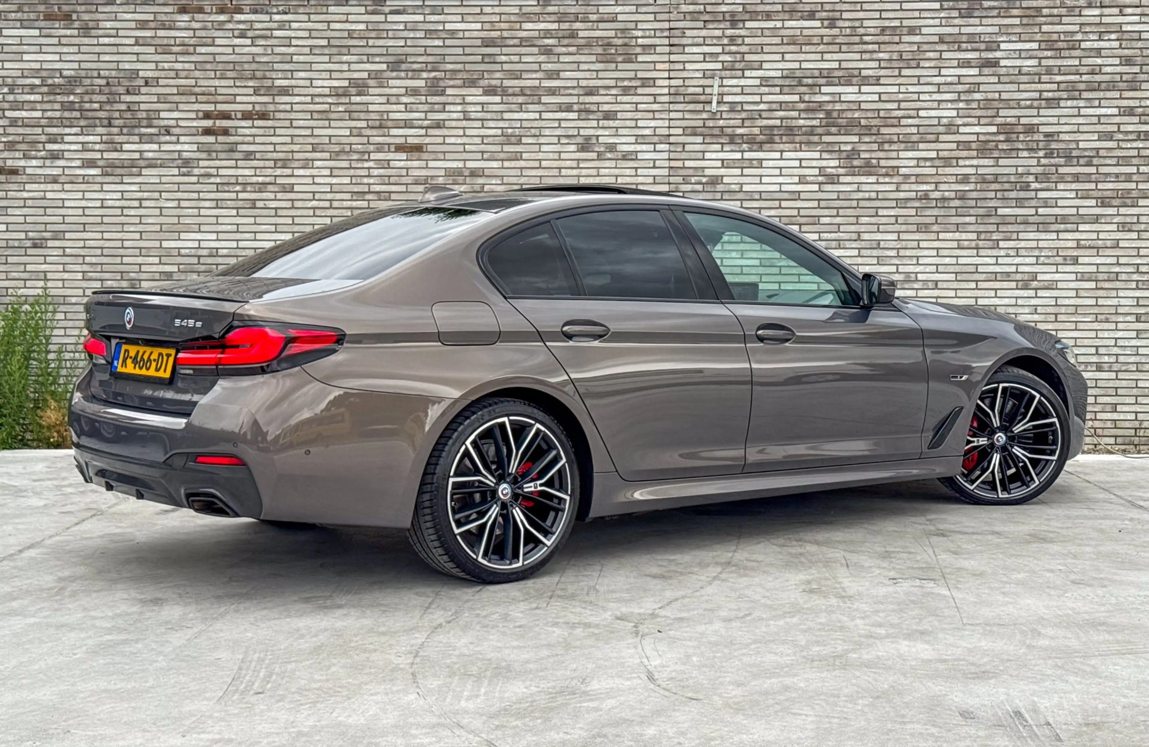 BMW 545 5-serie 545e xDrive * INIVIDUAL * HUD * ACHTER AS — photo 11