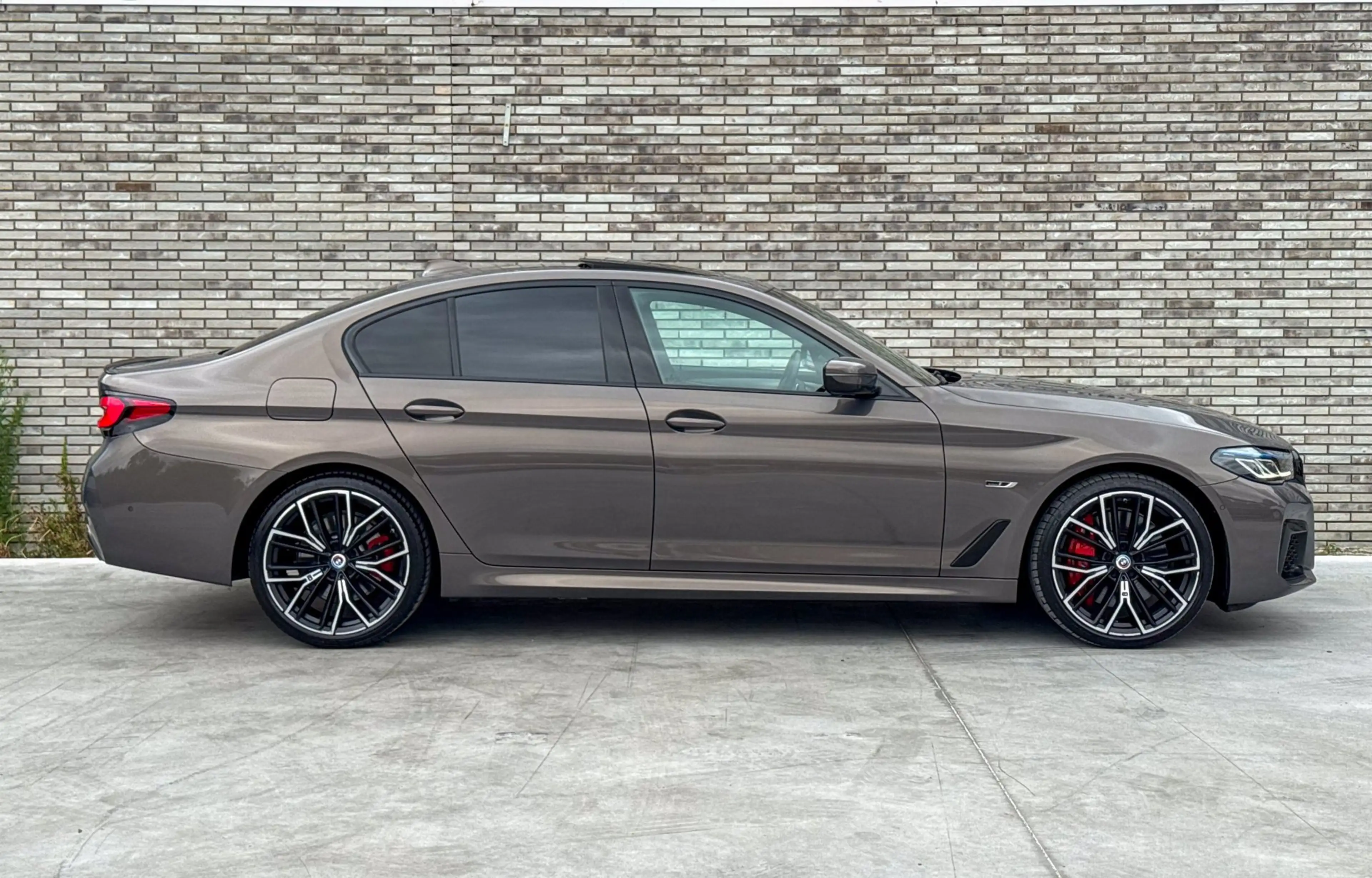 BMW 545 5-serie 545e xDrive * INIVIDUAL * HUD * ACHTER AS — photo 8