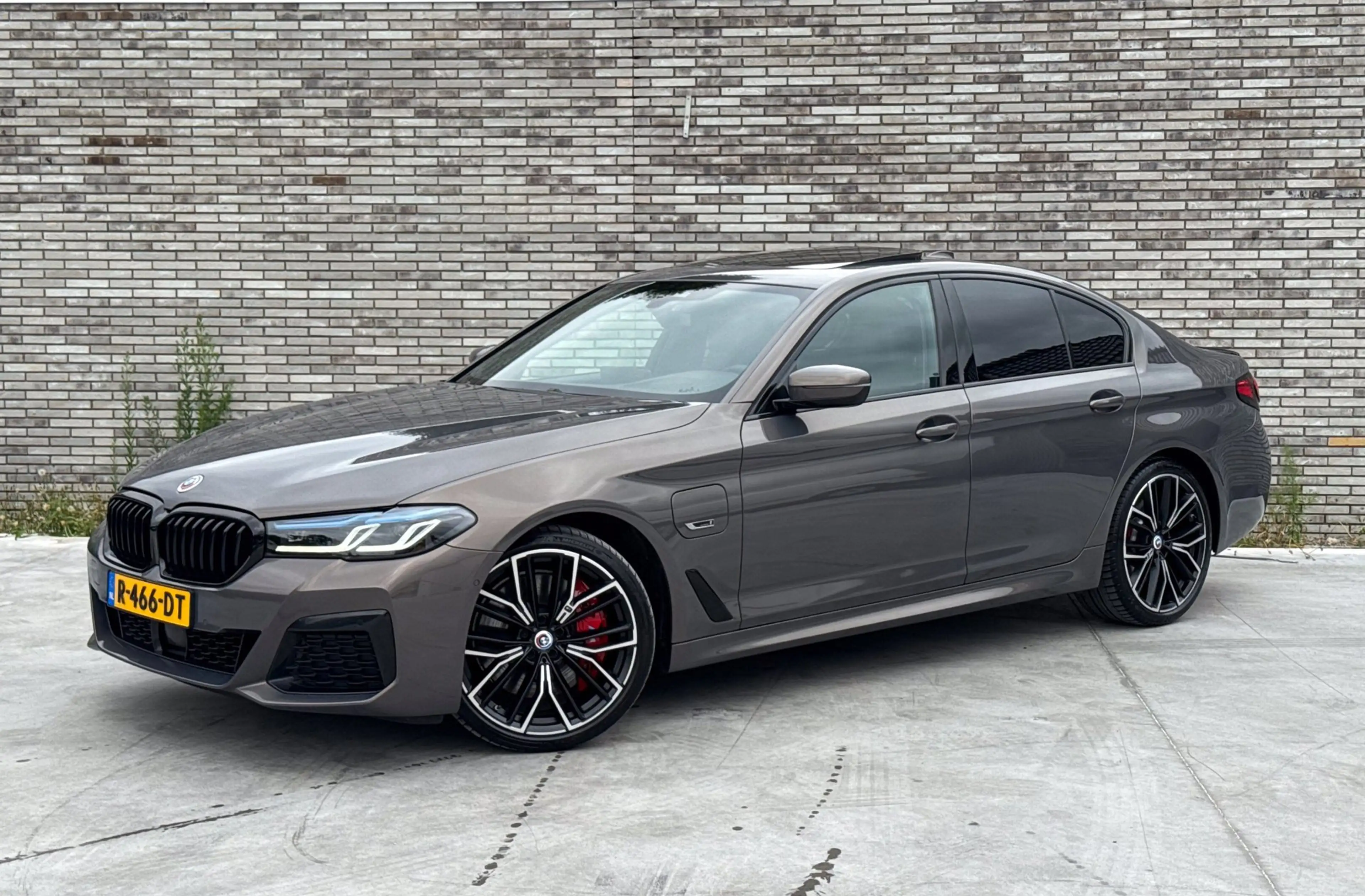 BMW 545 5-serie 545e xDrive * INIVIDUAL * HUD * ACHTER AS — photo 2